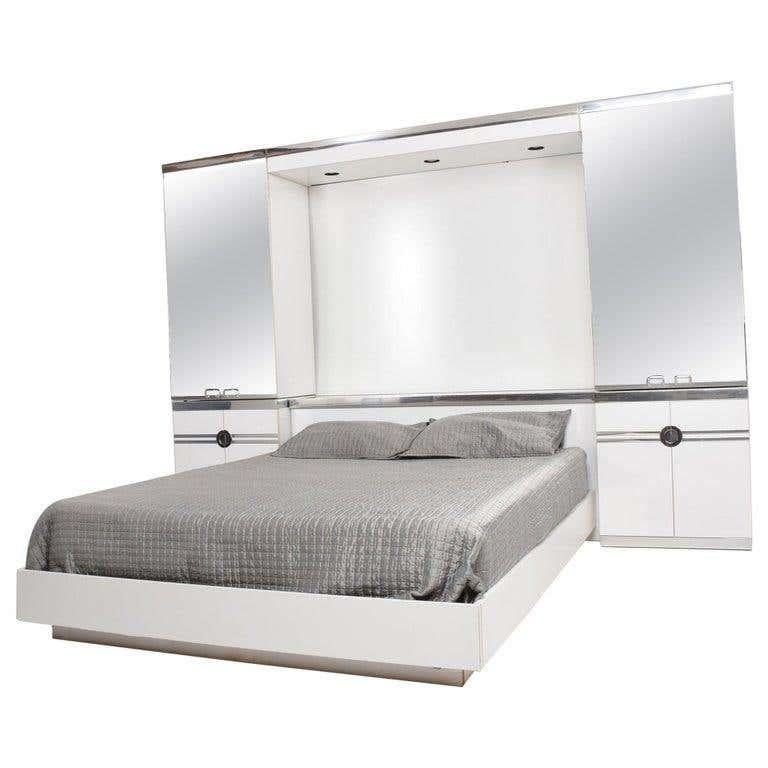 1970s Fabulous Pierre Cardin Complete Mirrored Queen Bedroom Set Ensemble In Good Condition In Chula Vista, CA