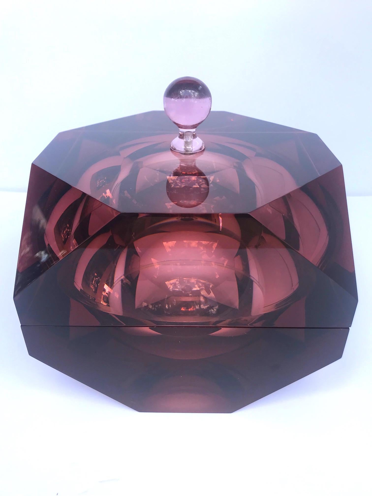 Mid-Century Modern 1970s Faceted Prism Ice Bucket in Rare Amethyst Lucite, Italy