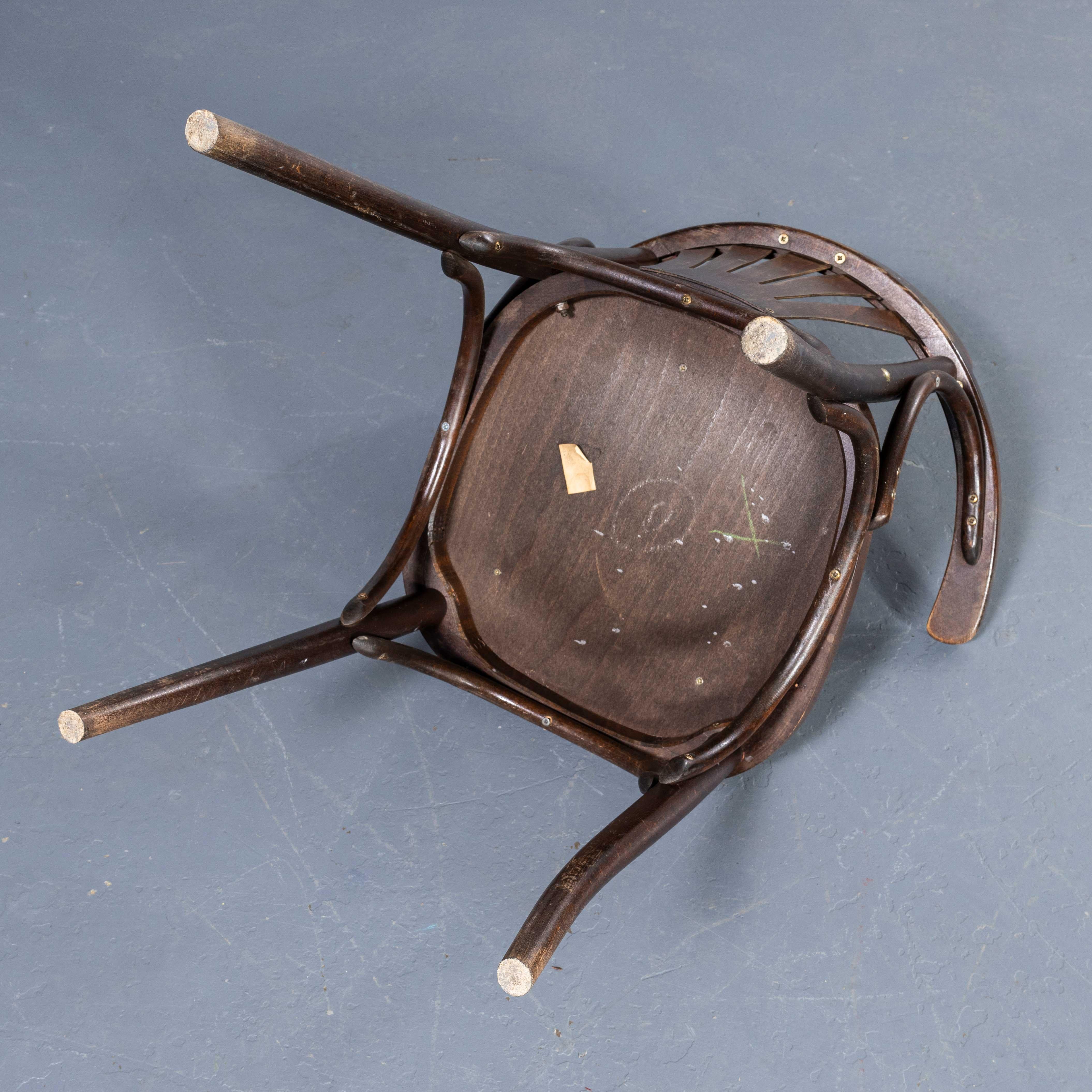Chaise de salle à manger en bentwood à dossier en éventail des années 1970 - Diverses quantités disponibles en vente 5