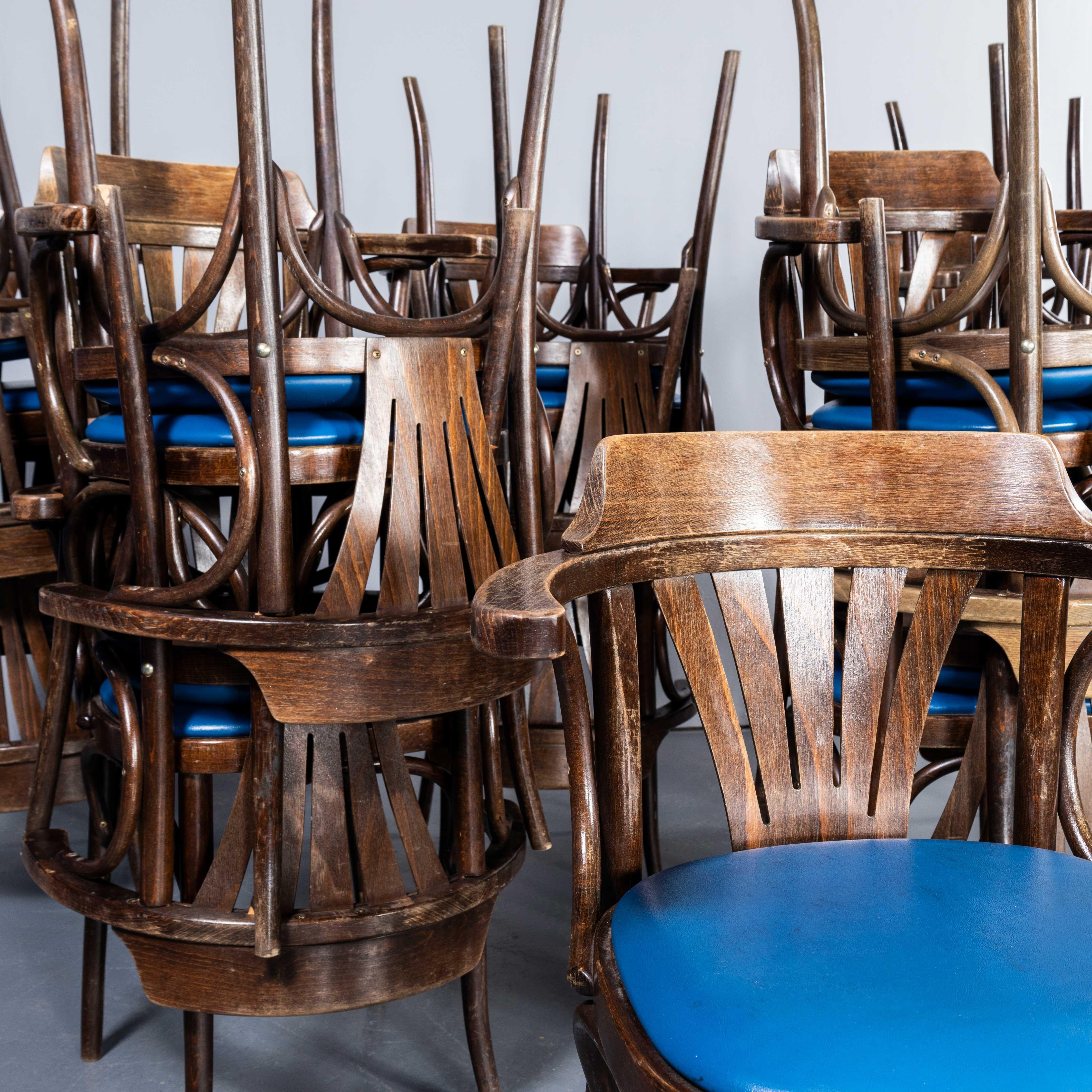 Français Chaise de salle à manger en bentwood à dossier en éventail des années 1970 - Diverses quantités disponibles en vente