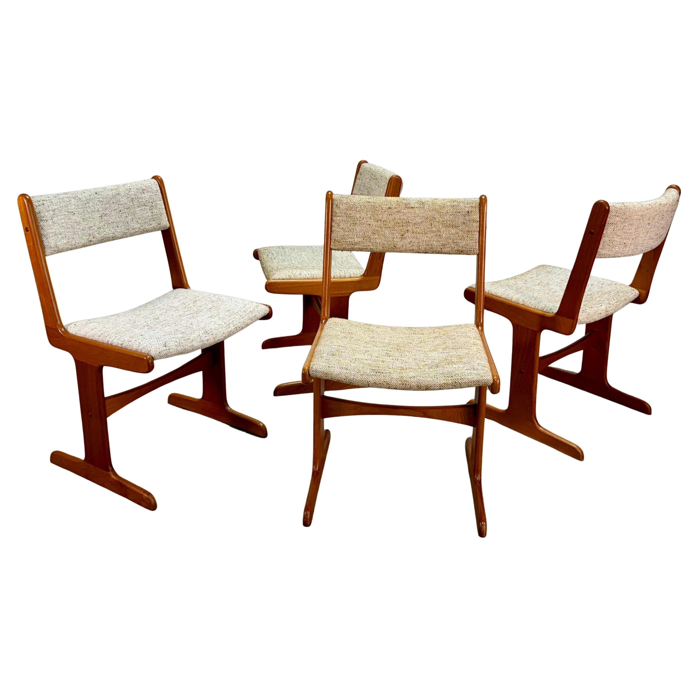 Chaises de salle à manger en porte-à-faux en teck danois Farso des années 1970, ensemble de 4 en vente