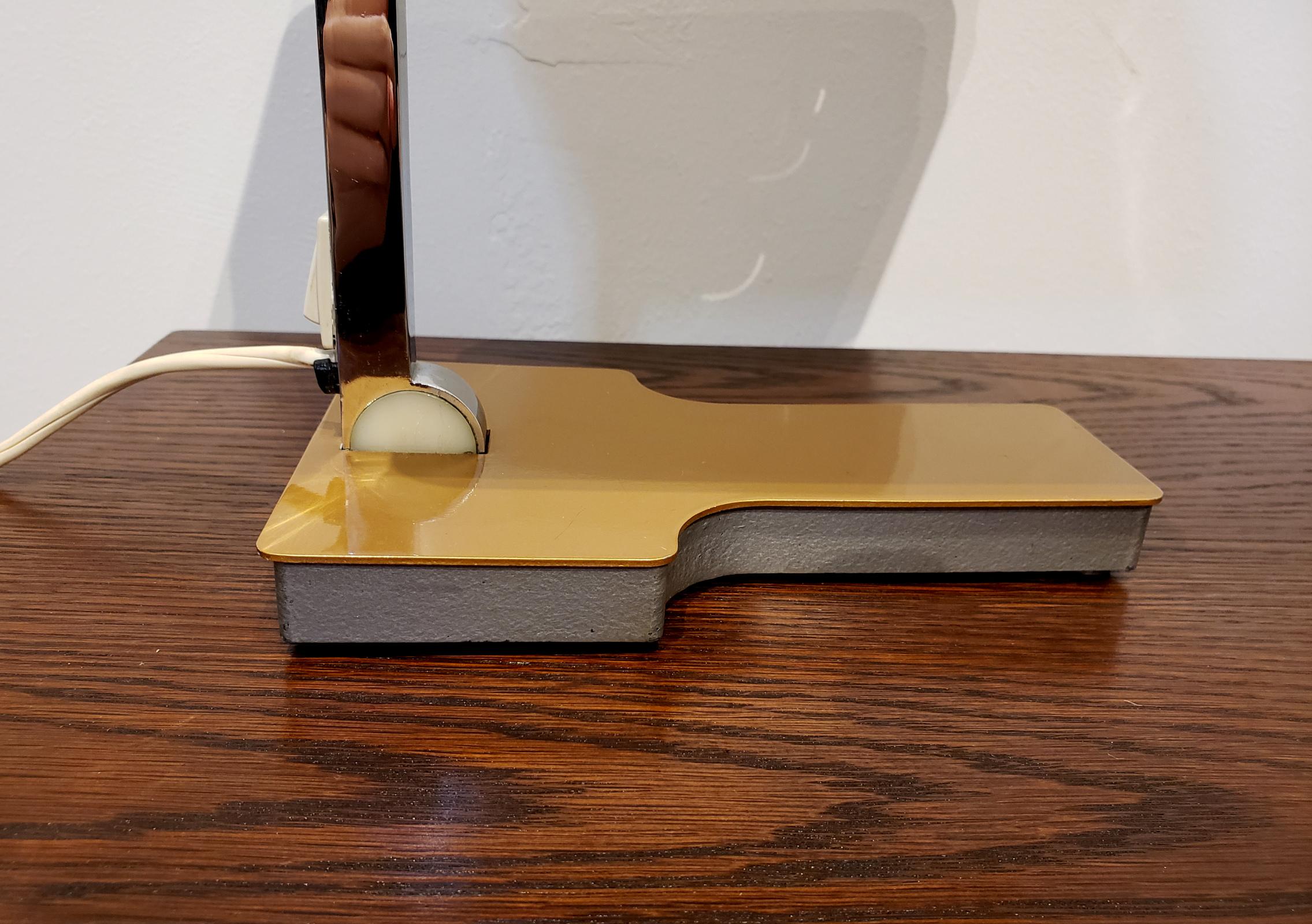 1970s Fase Madrid Foldable Desk Lamp in Gold and Chrome For Sale 1