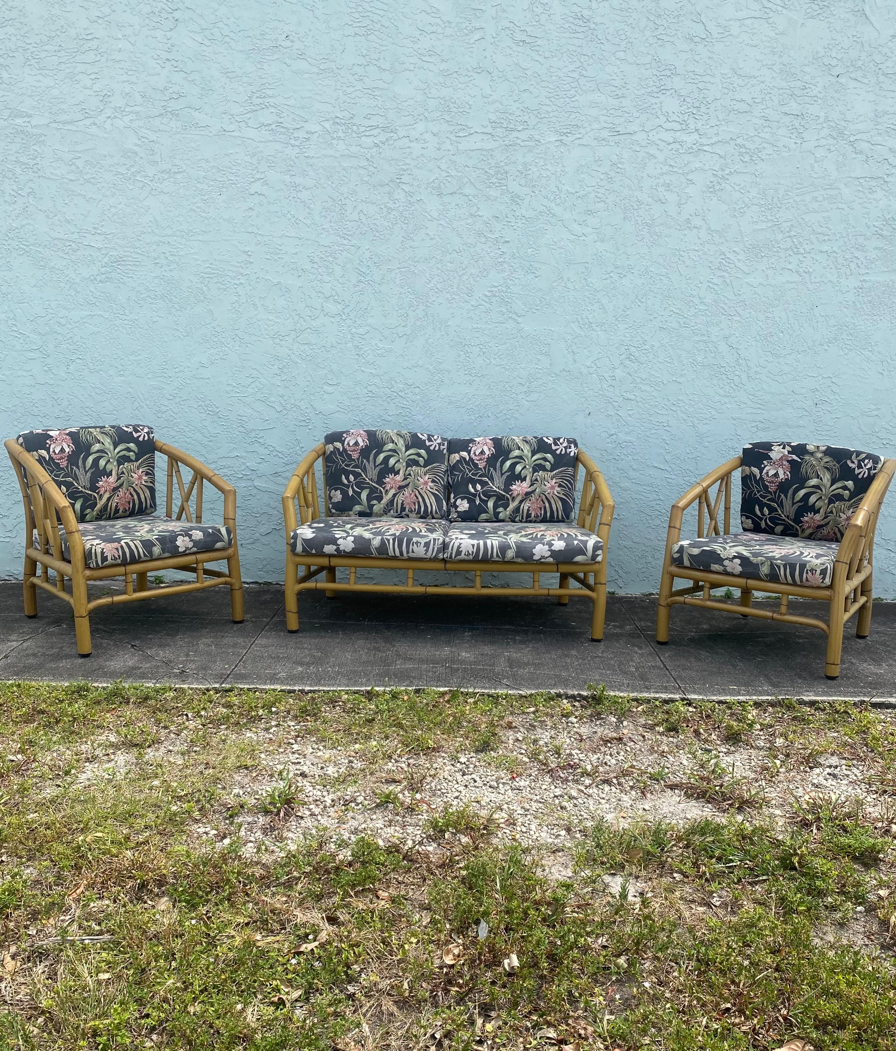 Mid-Century Modern 1970s Faux Rattan Chinoiserie Aluminum Sofa Chairs, Set 3 en vente