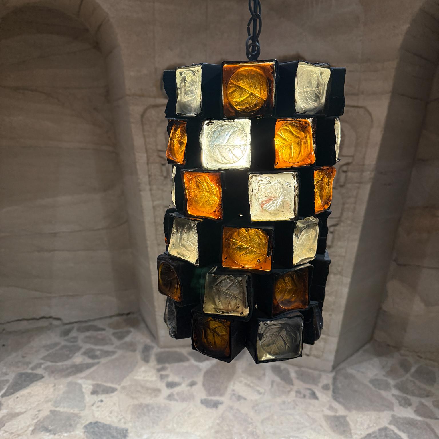 Ciondoli brutalisti in metallo e Stained Glass di Felipe Delfinger per Feders degli anni '70 In condizioni buone in vendita a Chula Vista, CA