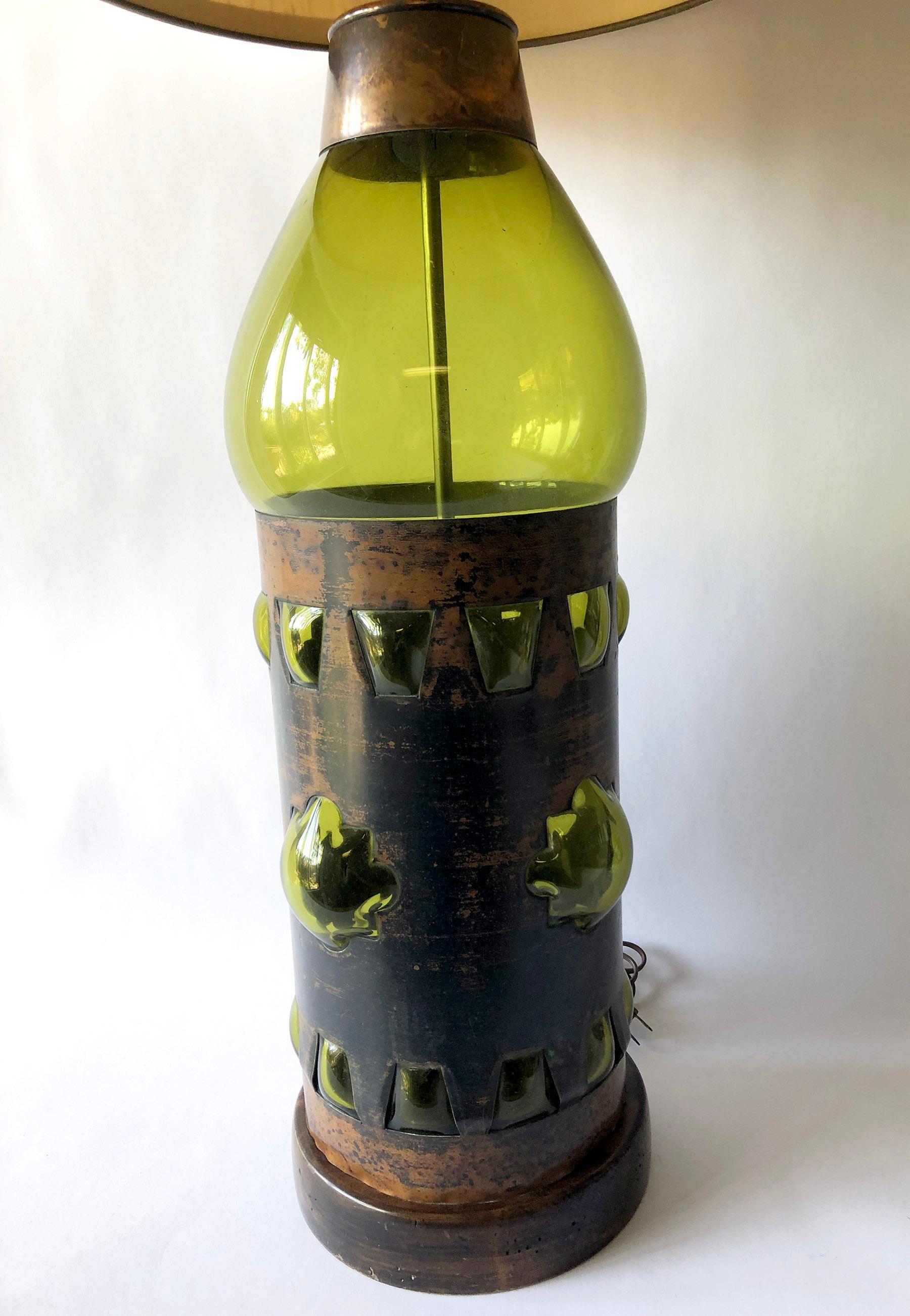 Large scale Felipe Derflingher for Feders Mexican brutalist glass and metal table lamp. Lamp measures 33