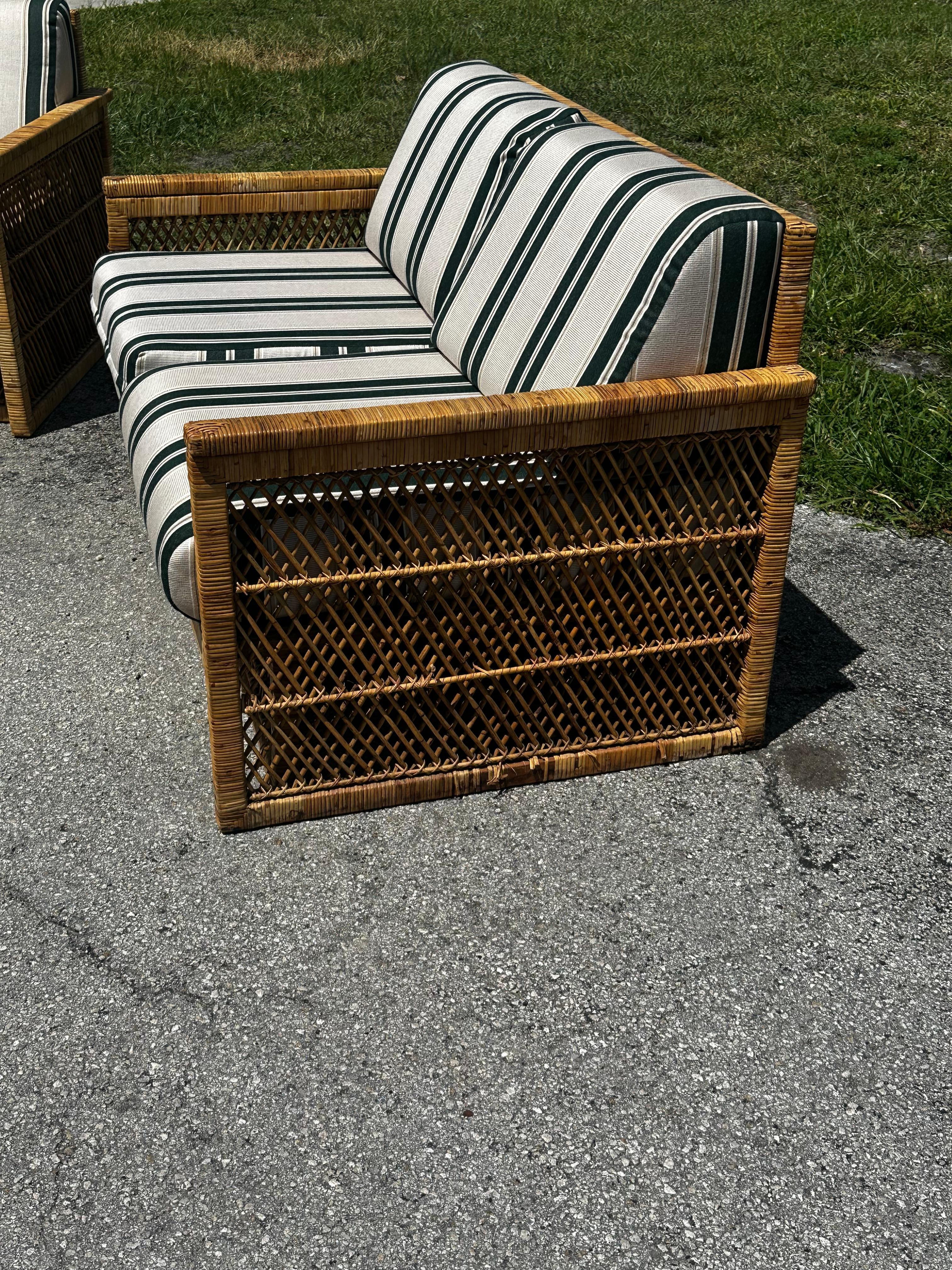 Divano in rattan anni '70 a strisce bianche e verdi stile McGuire, set di 2 in vendita 7