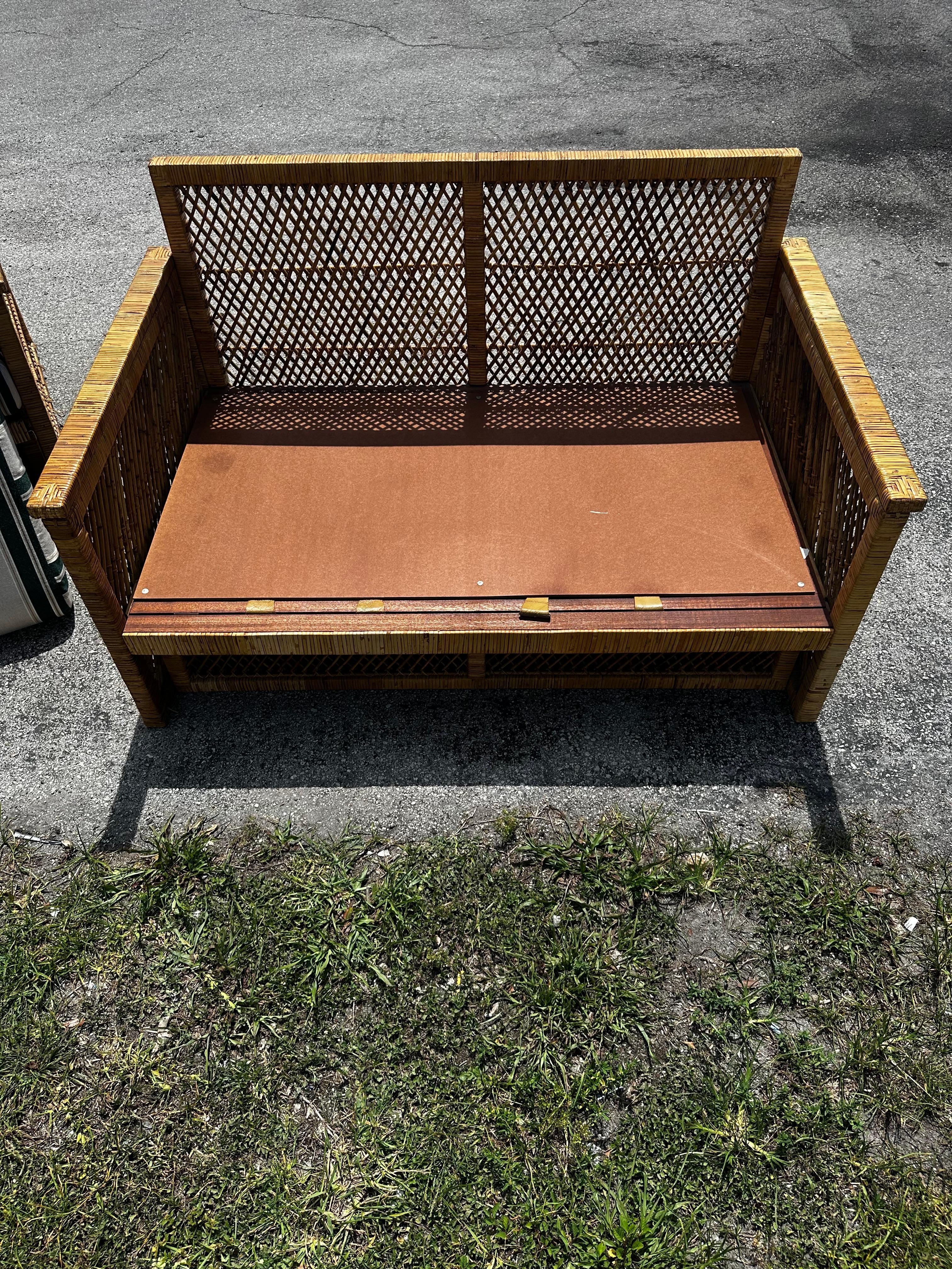 Divano in rattan anni '70 a strisce bianche e verdi stile McGuire, set di 2 in vendita 10