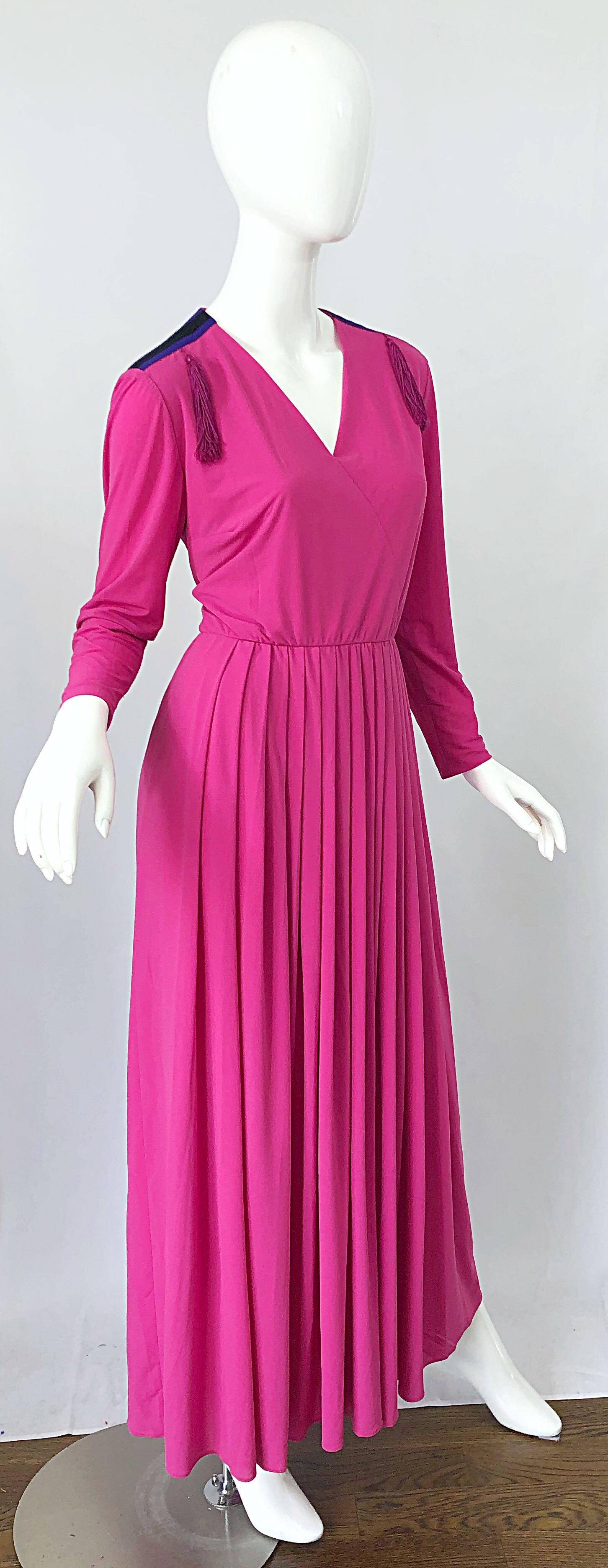 1970s Fink Modell Hot Pink Tassel Rayon Jersey Vintage 70s Maxi Dress Gown In Excellent Condition For Sale In San Diego, CA