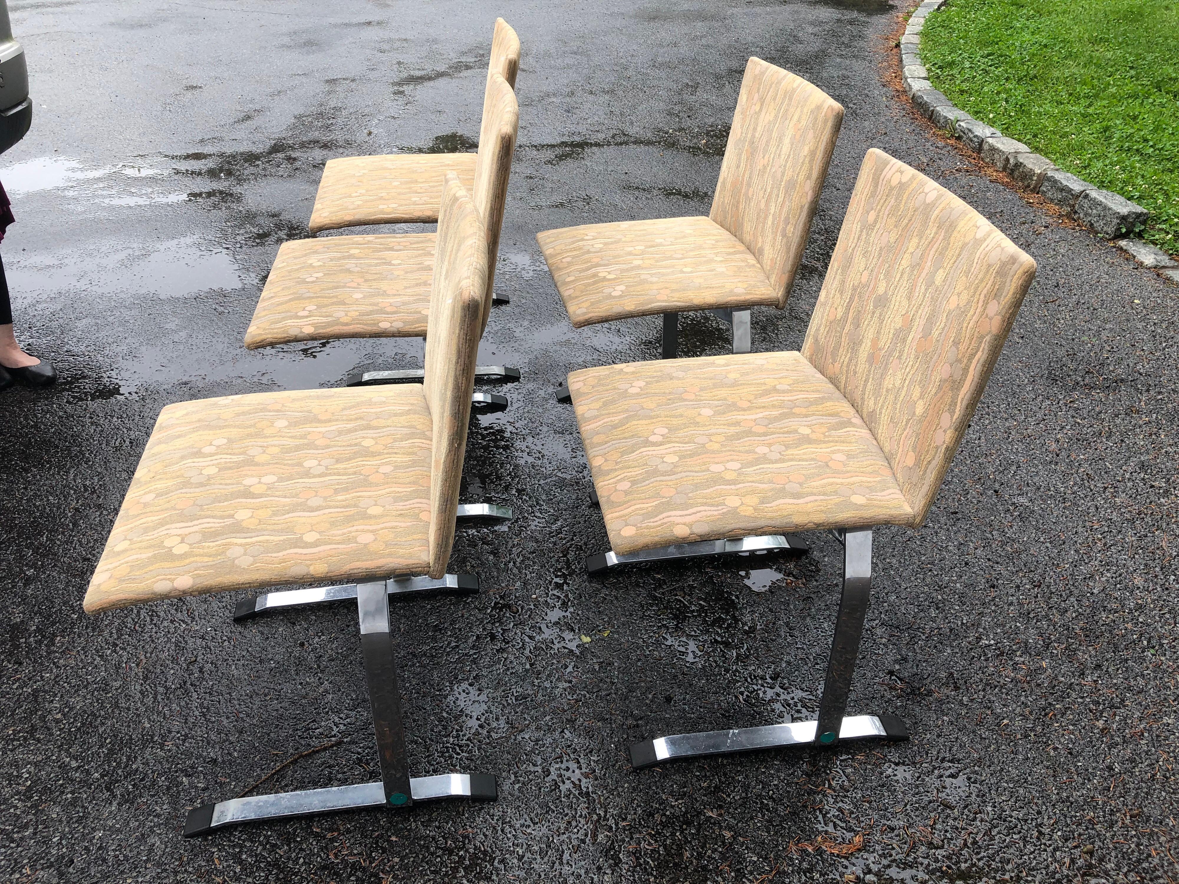 Mid-Century Modern 1970s Five Giovanni Offredi for Saporiti Dining Chairs with J L Larsen Fabric For Sale