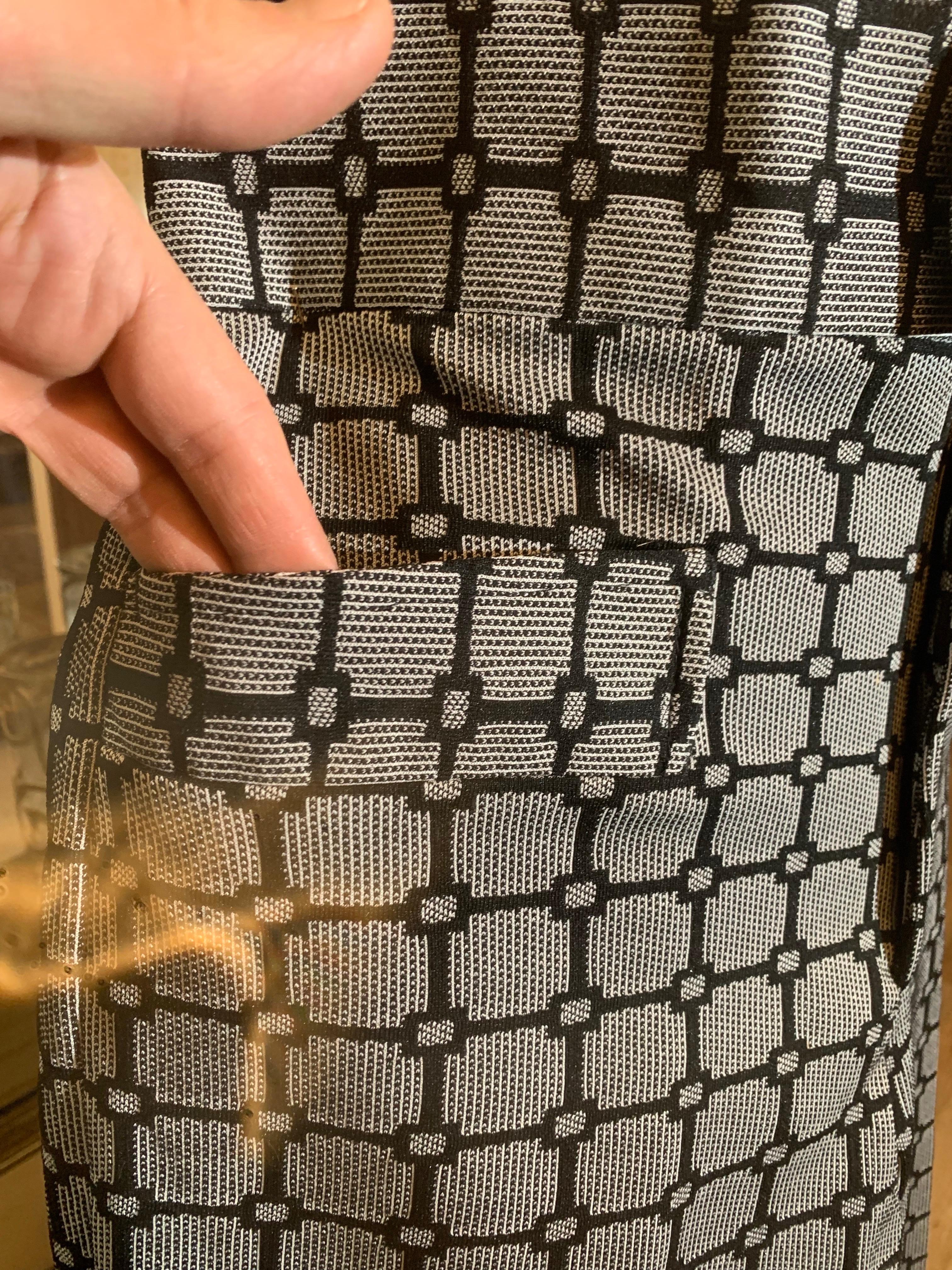 1970er Schlaghosen mit hohem Kummerbund und hoher Taille aus Polyester-Strick Schwarz & Grau Disco-Hosen im Angebot 2