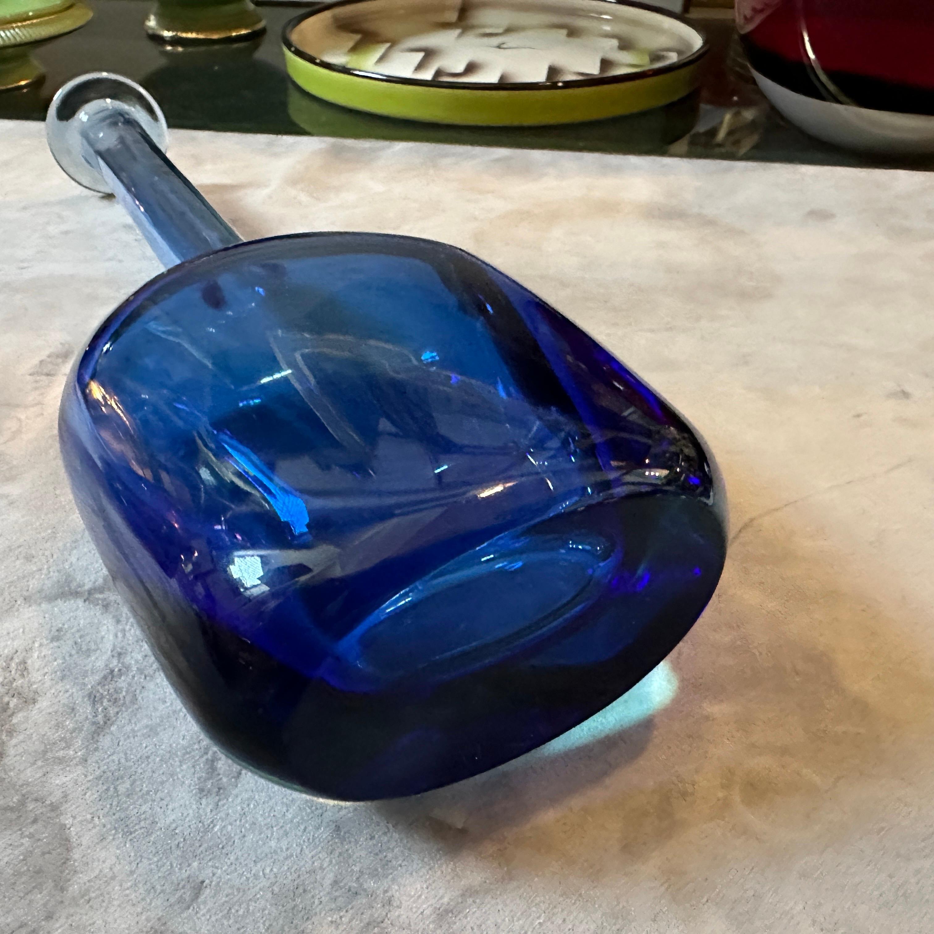 Vaso monofiore in vetro di Murano Glass Sommerso moderno blu, Flavio Poli per Seguso, anni '70 in vendita 1