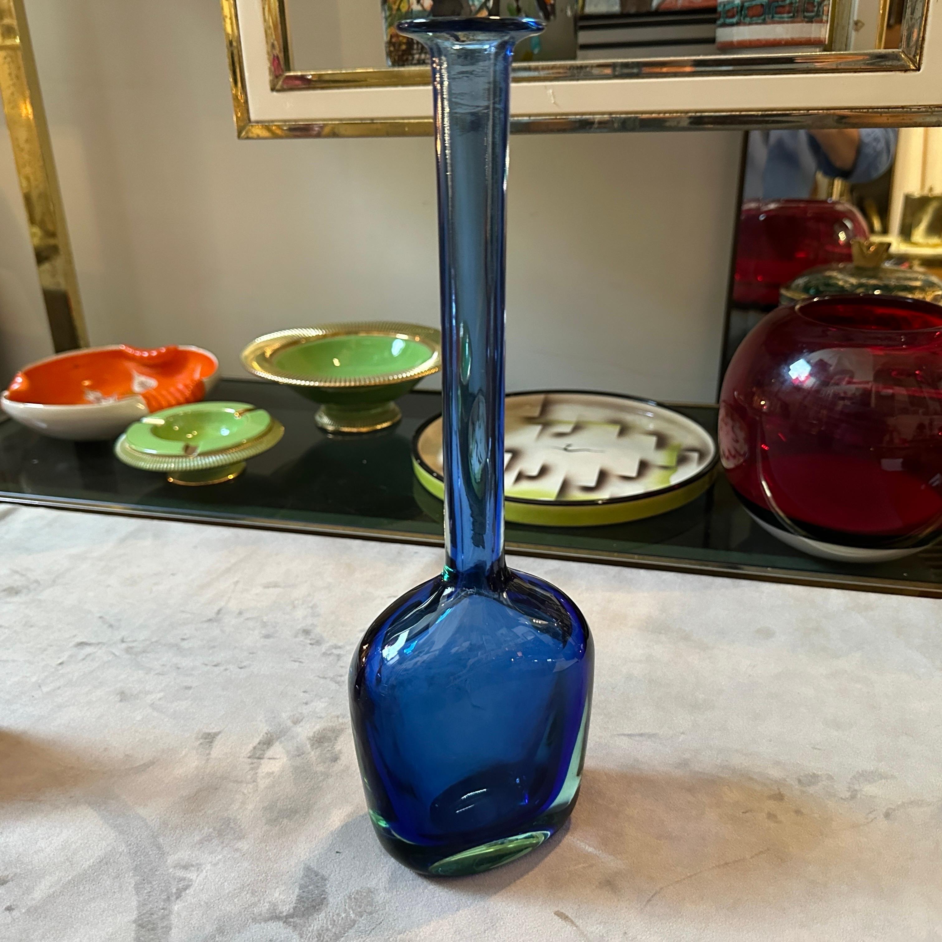 Vaso monofiore in vetro di Murano Glass Sommerso moderno blu, Flavio Poli per Seguso, anni '70 in vendita 3