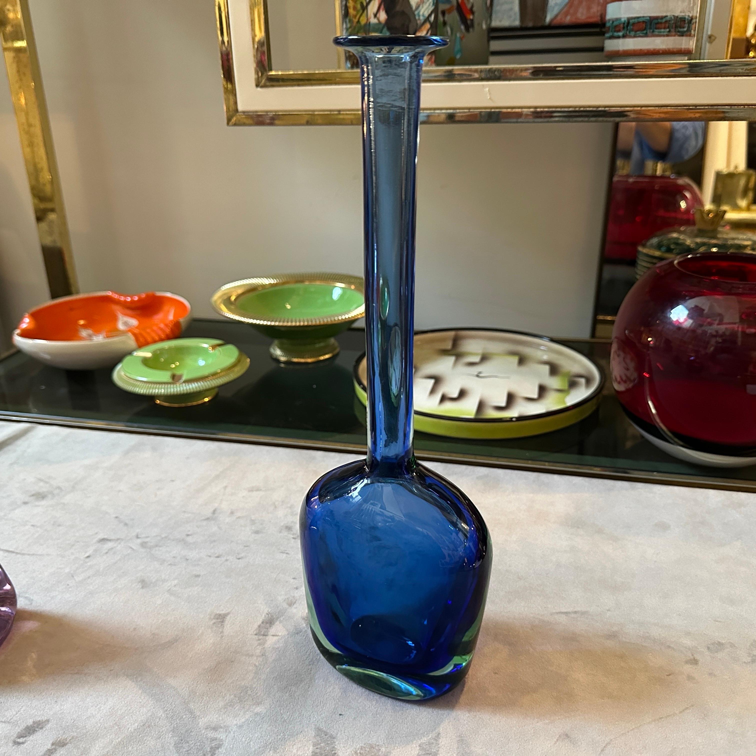 Moderno Vaso monofiore in vetro di Murano Glass Sommerso moderno blu, Flavio Poli per Seguso, anni '70 in vendita