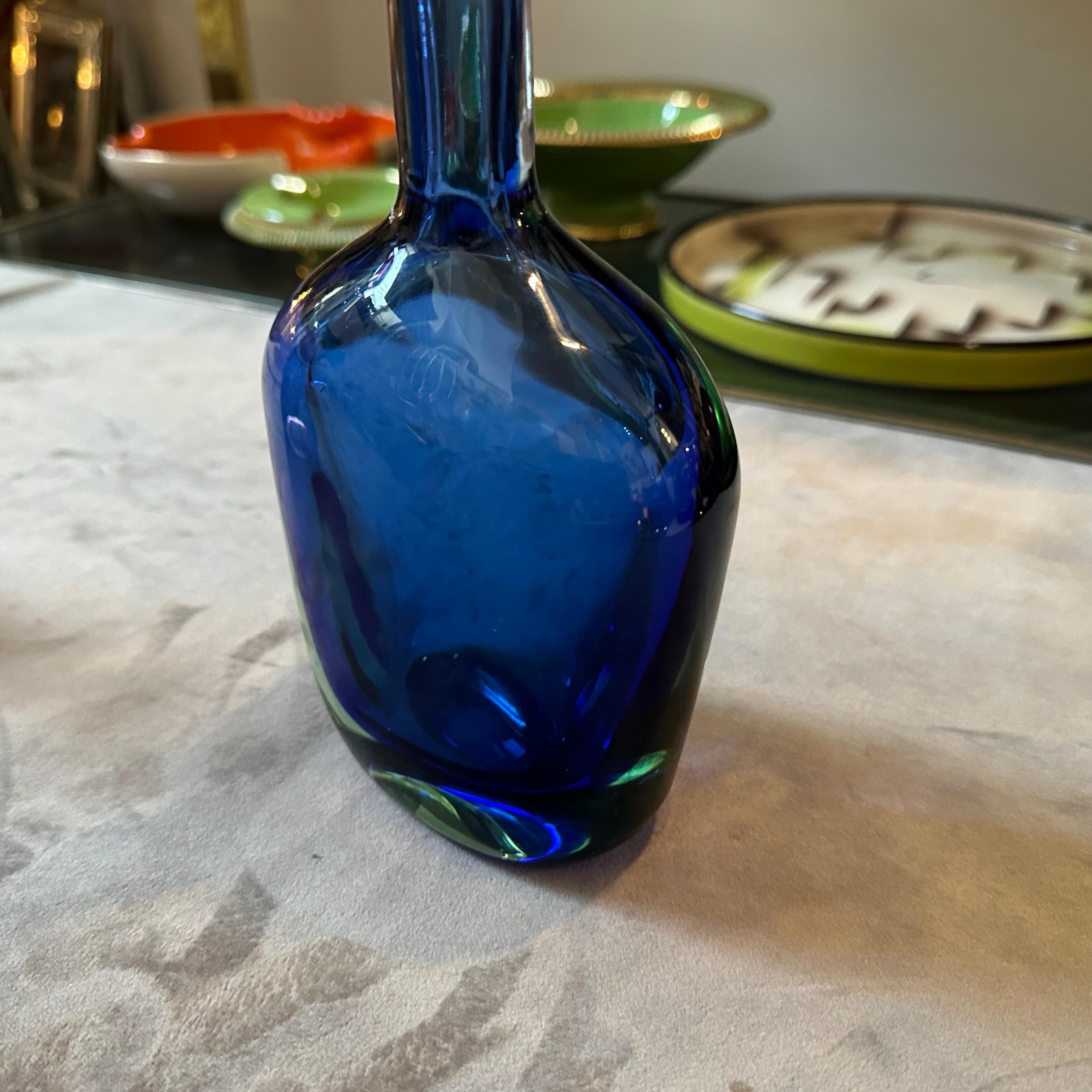 XX secolo Vaso monofiore in vetro di Murano Glass Sommerso moderno blu, Flavio Poli per Seguso, anni '70 in vendita