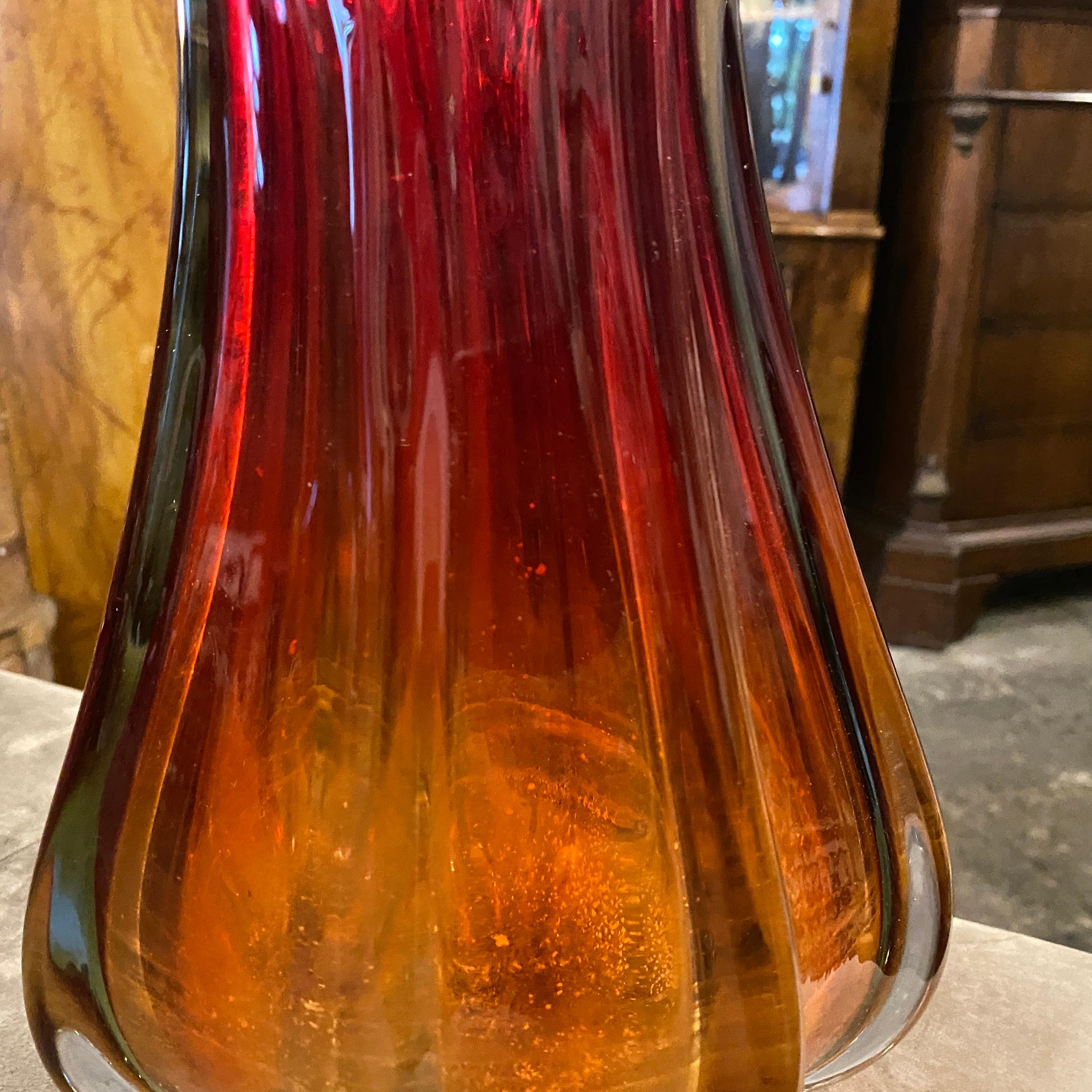 1970er Flavio Poli Mid-Century Modern Rot Murano Glas Vase (Handgefertigt) im Angebot
