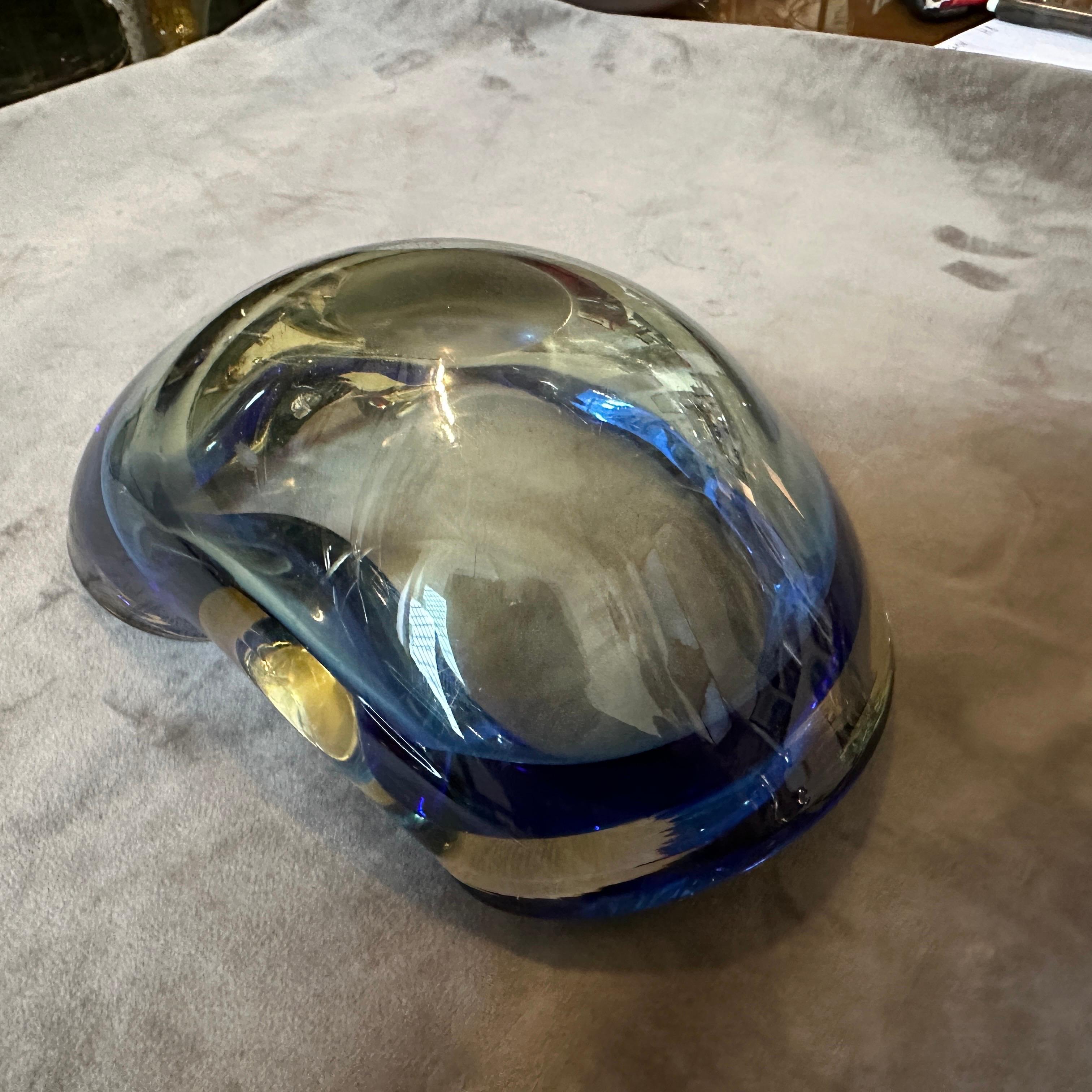 1970er Flavio Poli Sommerso Aschenbecher aus gelbem und blauem Murano-Glas 2