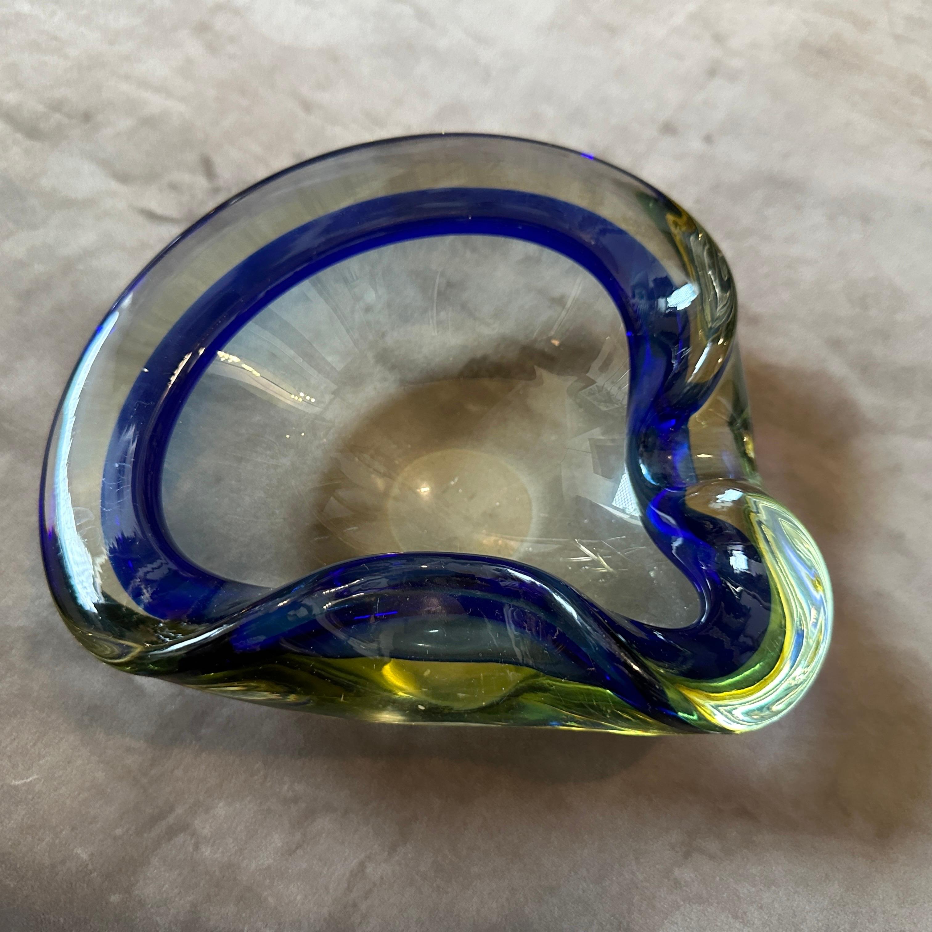 1970er Flavio Poli Sommerso Aschenbecher aus gelbem und blauem Murano-Glas (Muranoglas)