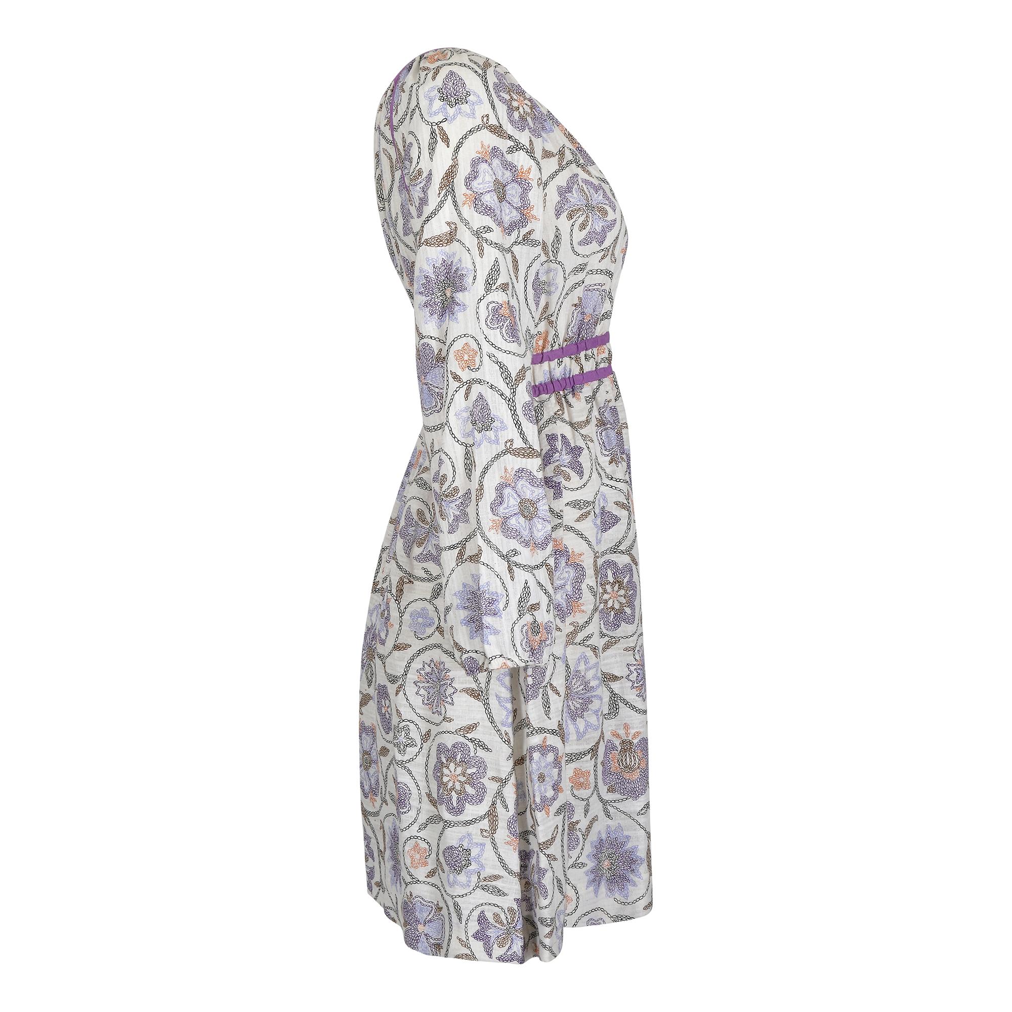 Gris Robe Boho en étoffe de fromage à fleurs des années 1970 en vente