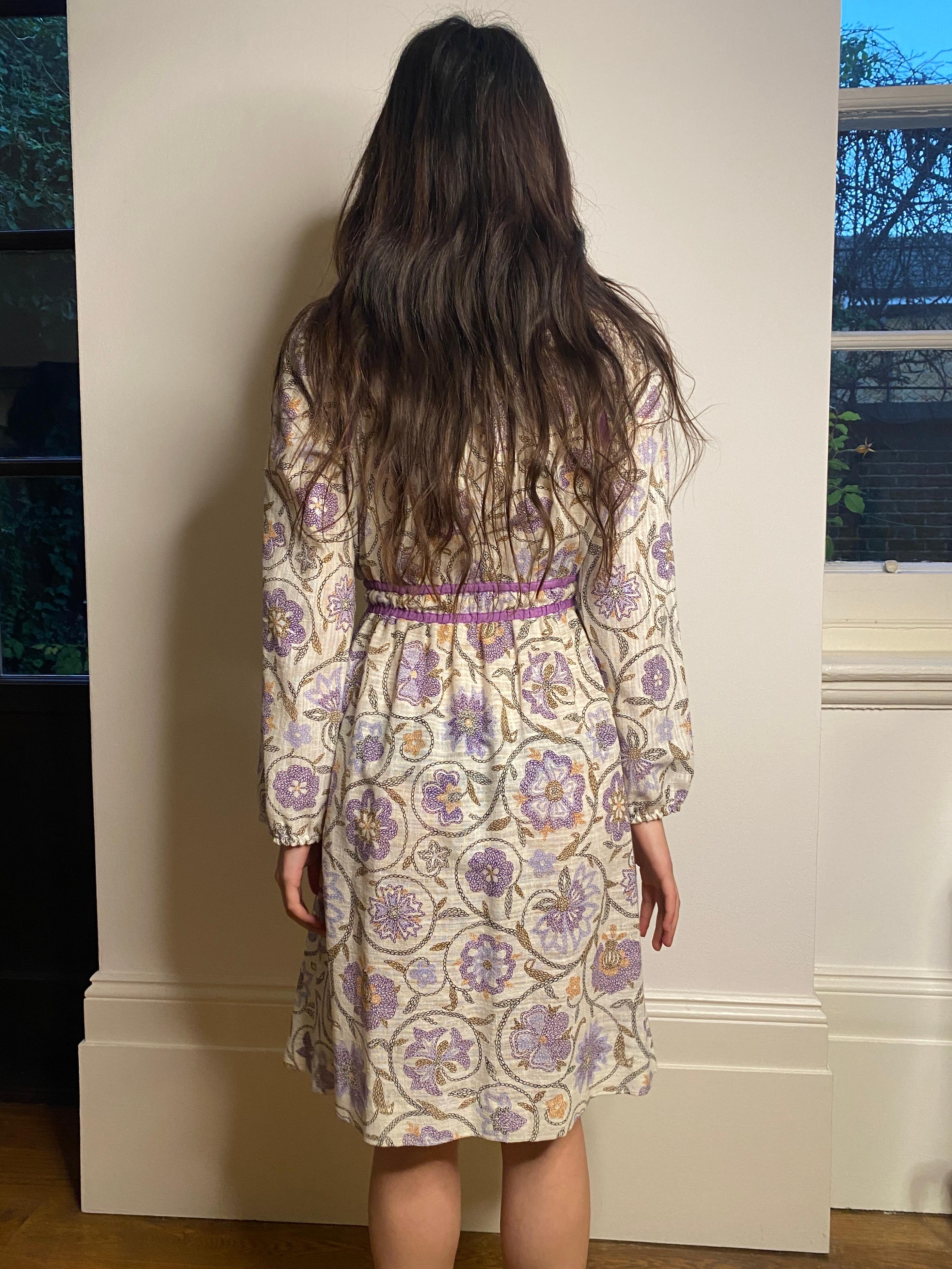 Robe Boho en étoffe de fromage à fleurs des années 1970 en vente 2