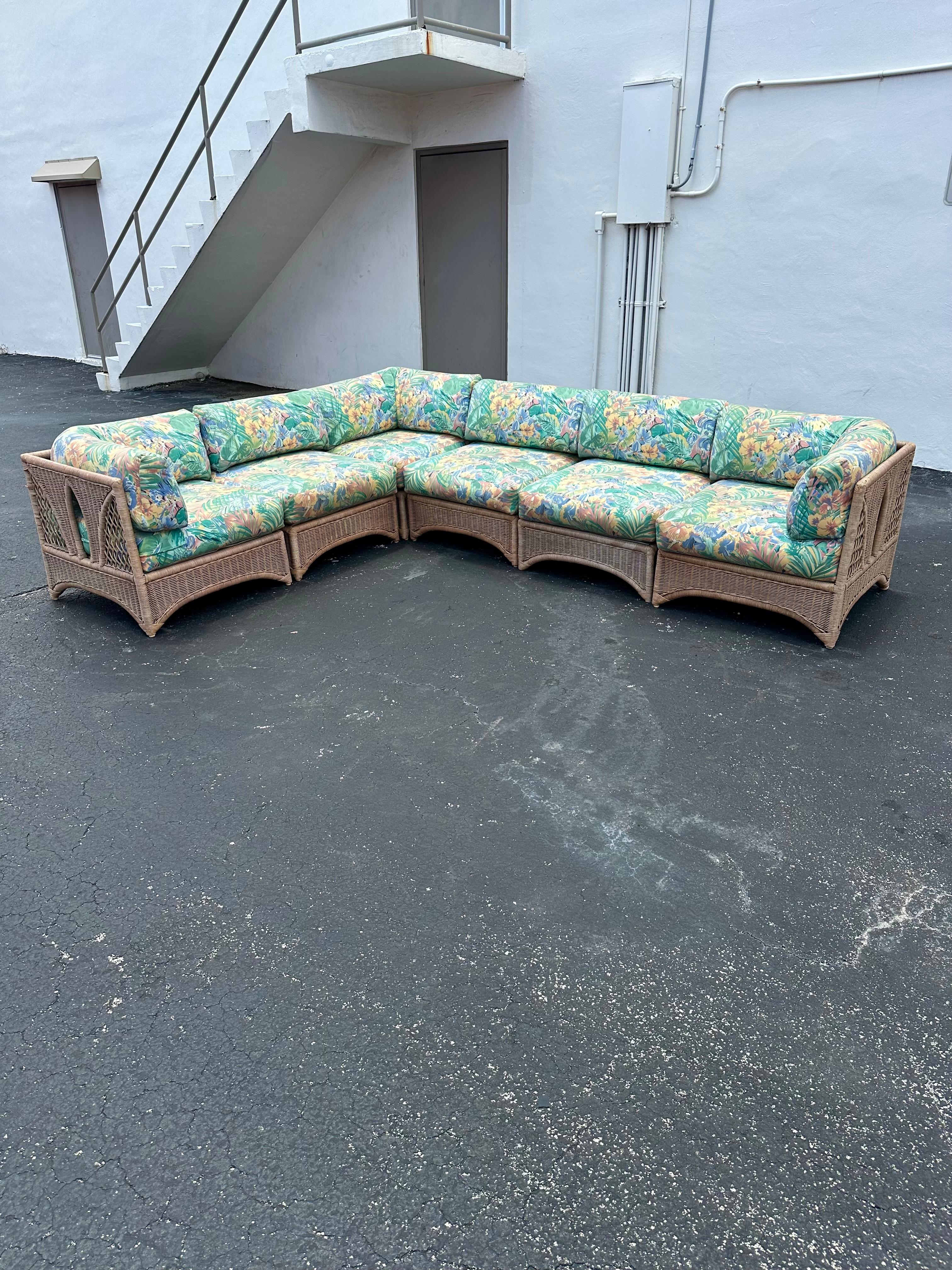 Americano Divano componibile in rattan organico floreale degli anni '70, set di 6 persone in vendita