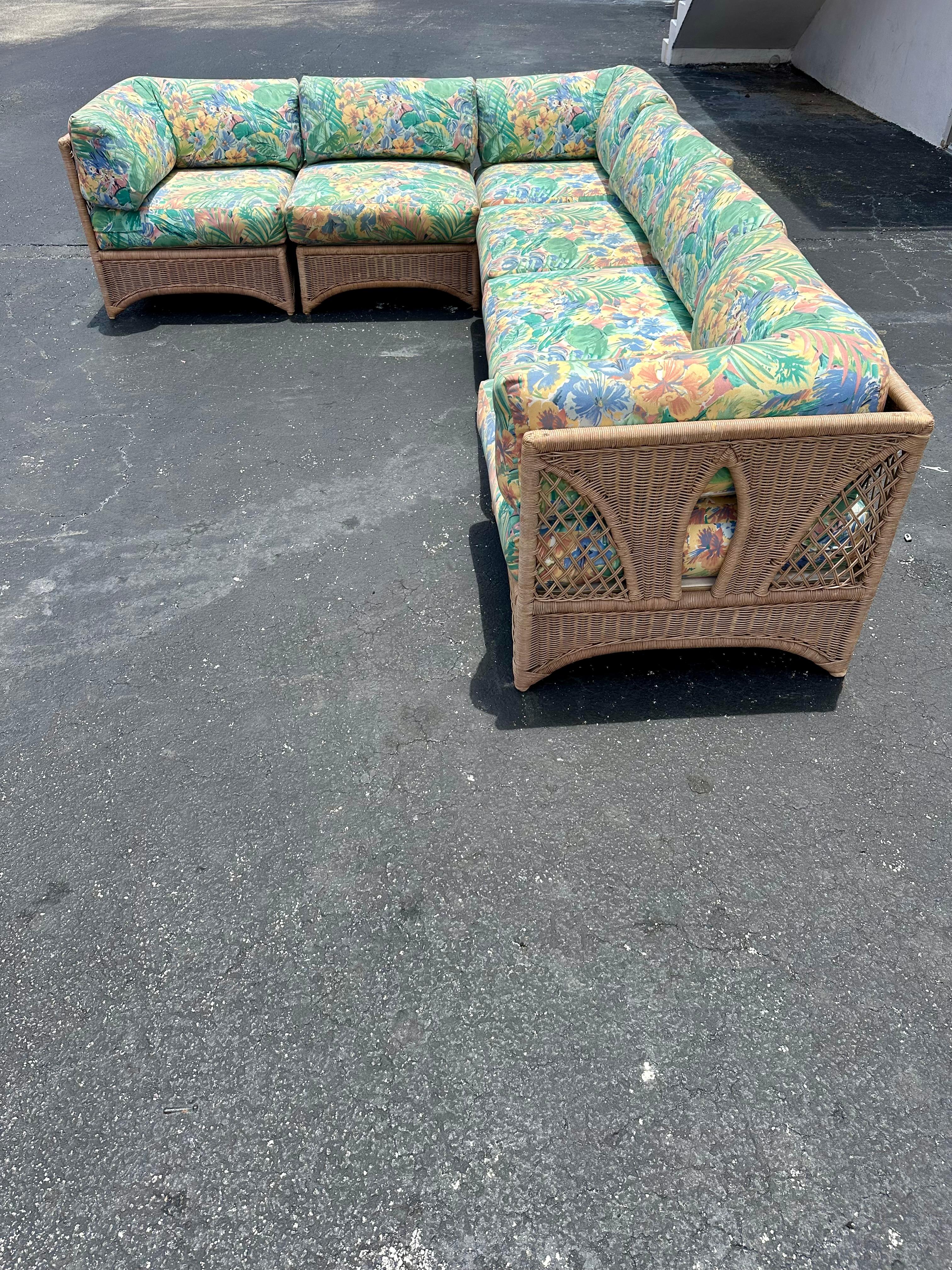 Fine XX secolo Divano componibile in rattan organico floreale degli anni '70, set di 6 persone in vendita