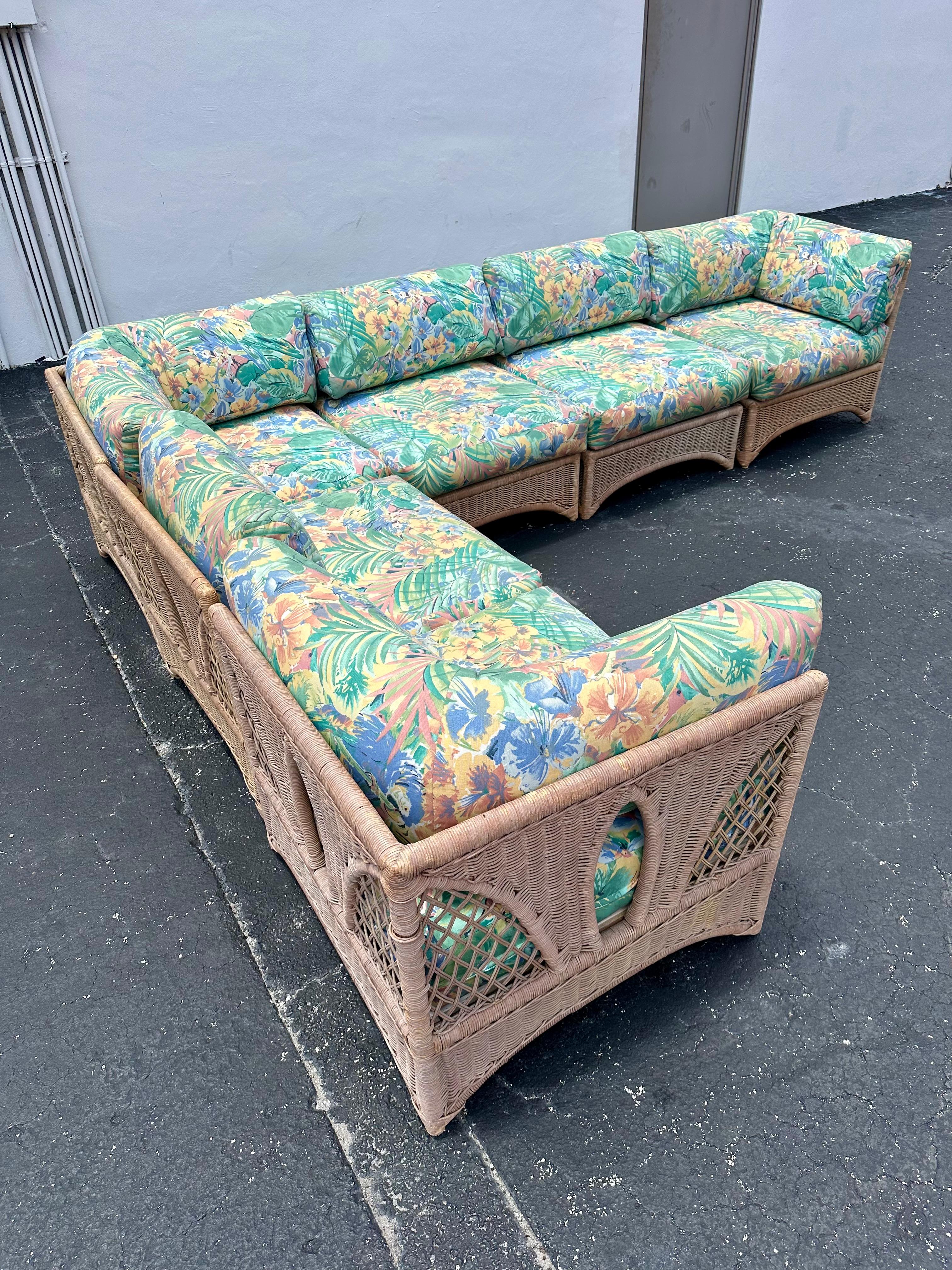 Tappezzeria Divano componibile in rattan organico floreale degli anni '70, set di 6 persone in vendita