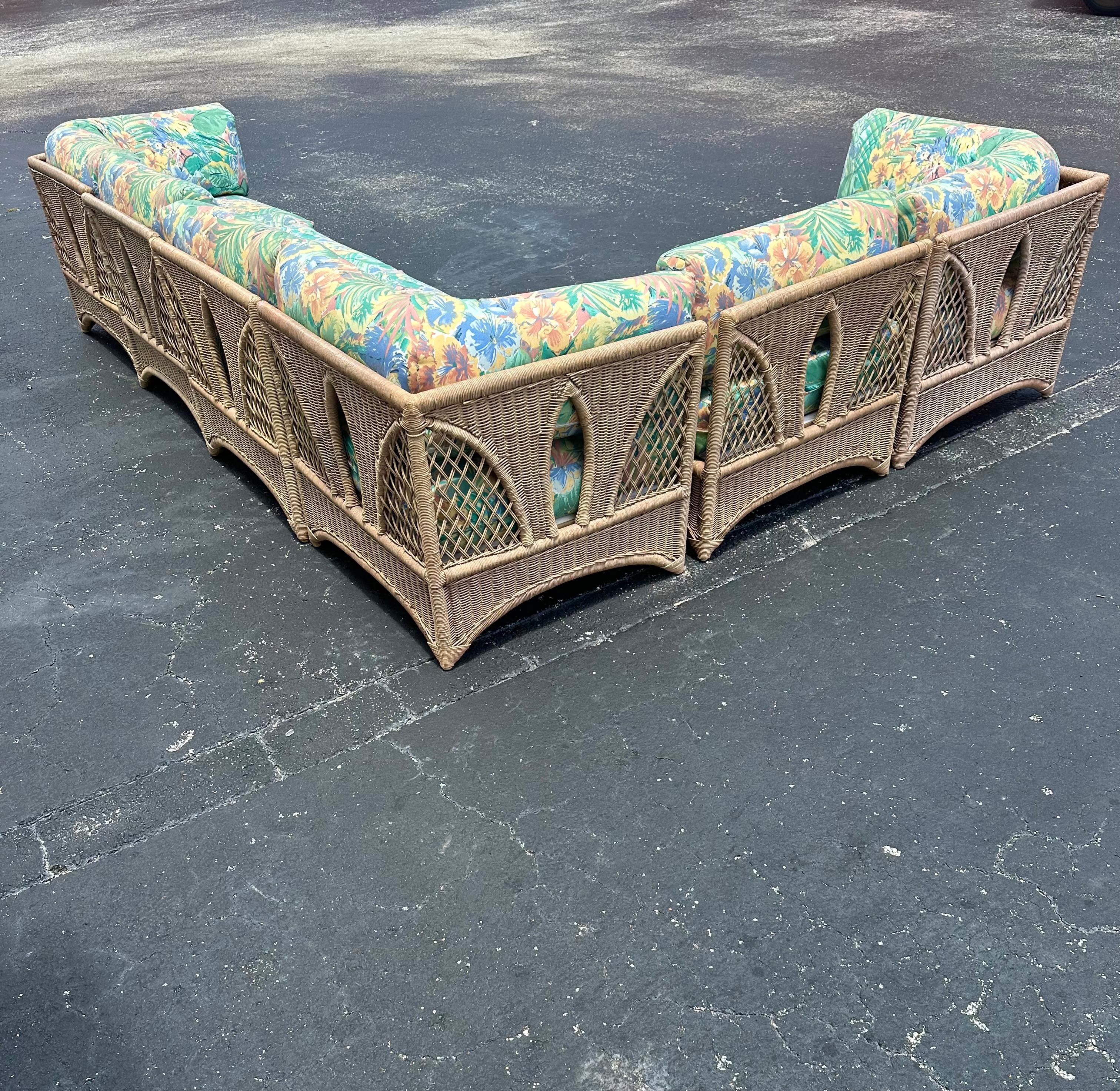 Divano componibile in rattan organico floreale degli anni '70, set di 6 persone in vendita 1
