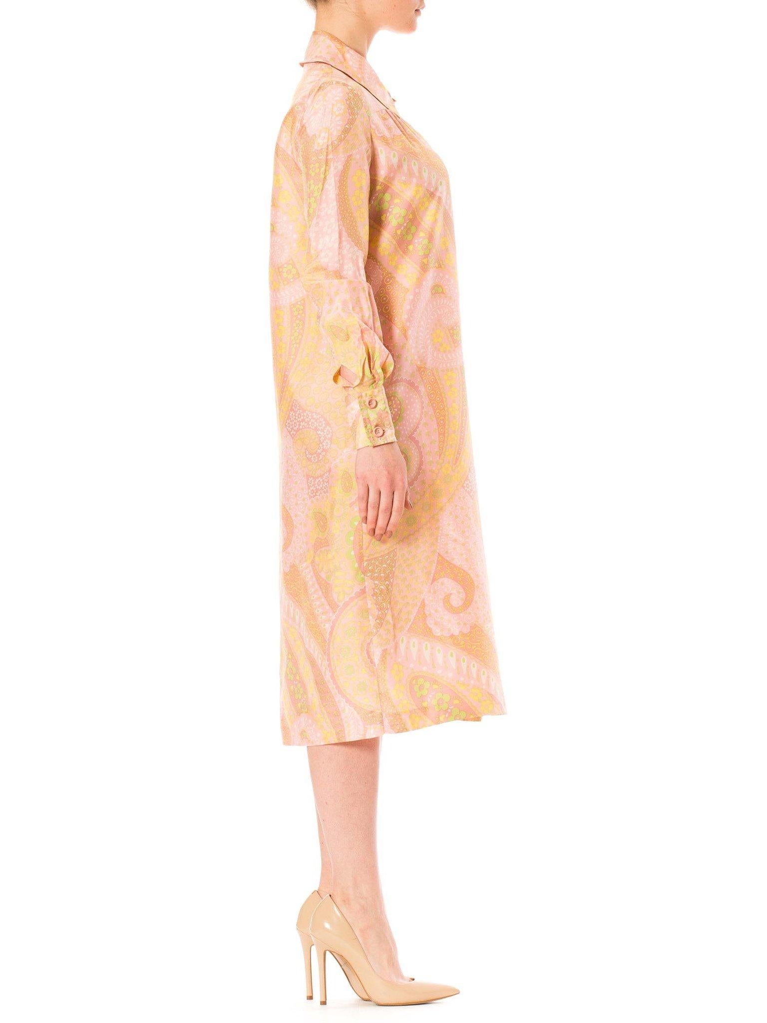 1960S Coral Pink & Yellow Floral Silk Paisley Print Long Sleeve Tunic  Dress In Excellent Condition For Sale In New York, NY