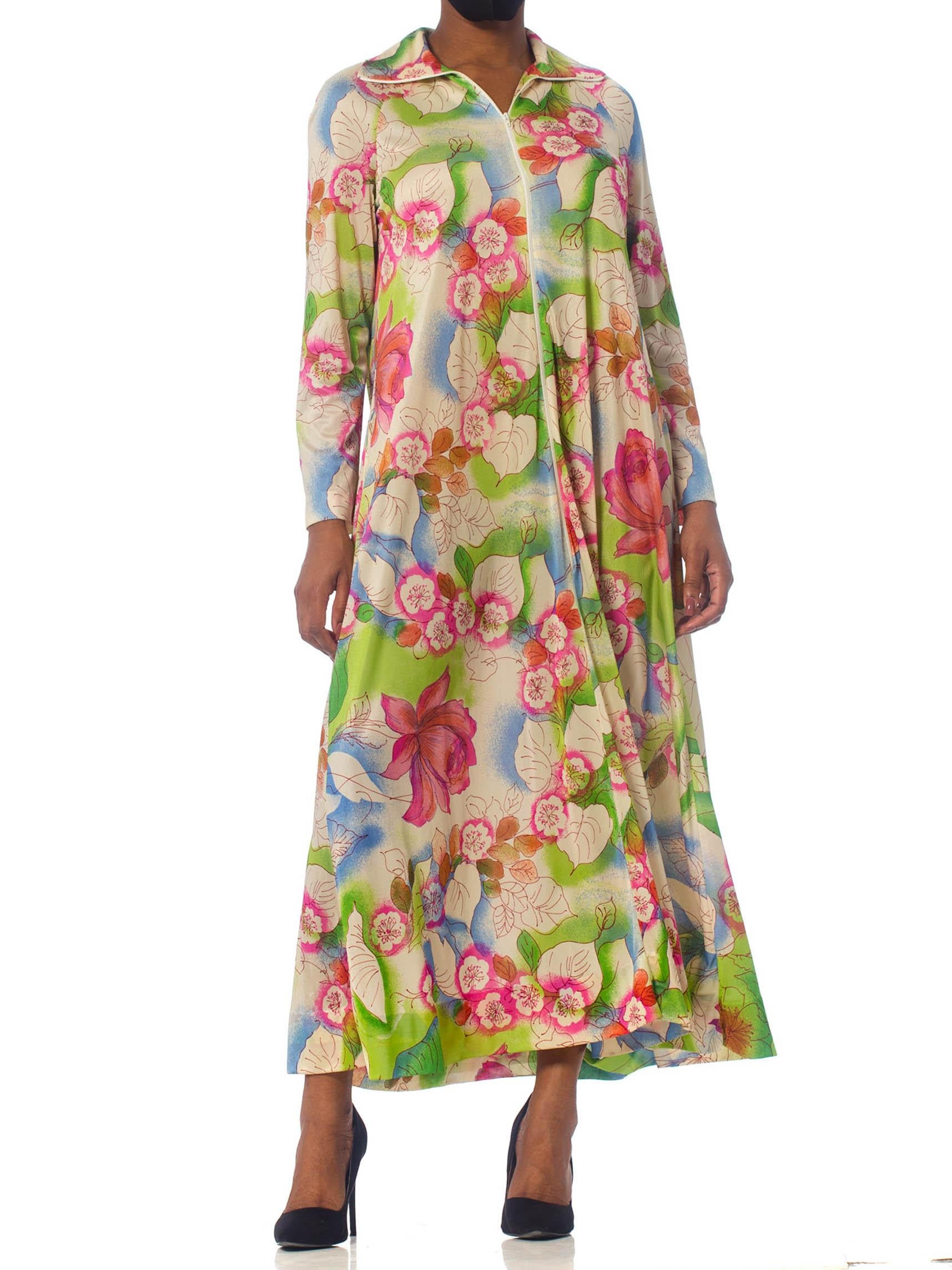 1970S Floral Slinky Nylon Kaftan With Pockets In Excellent Condition In New York, NY