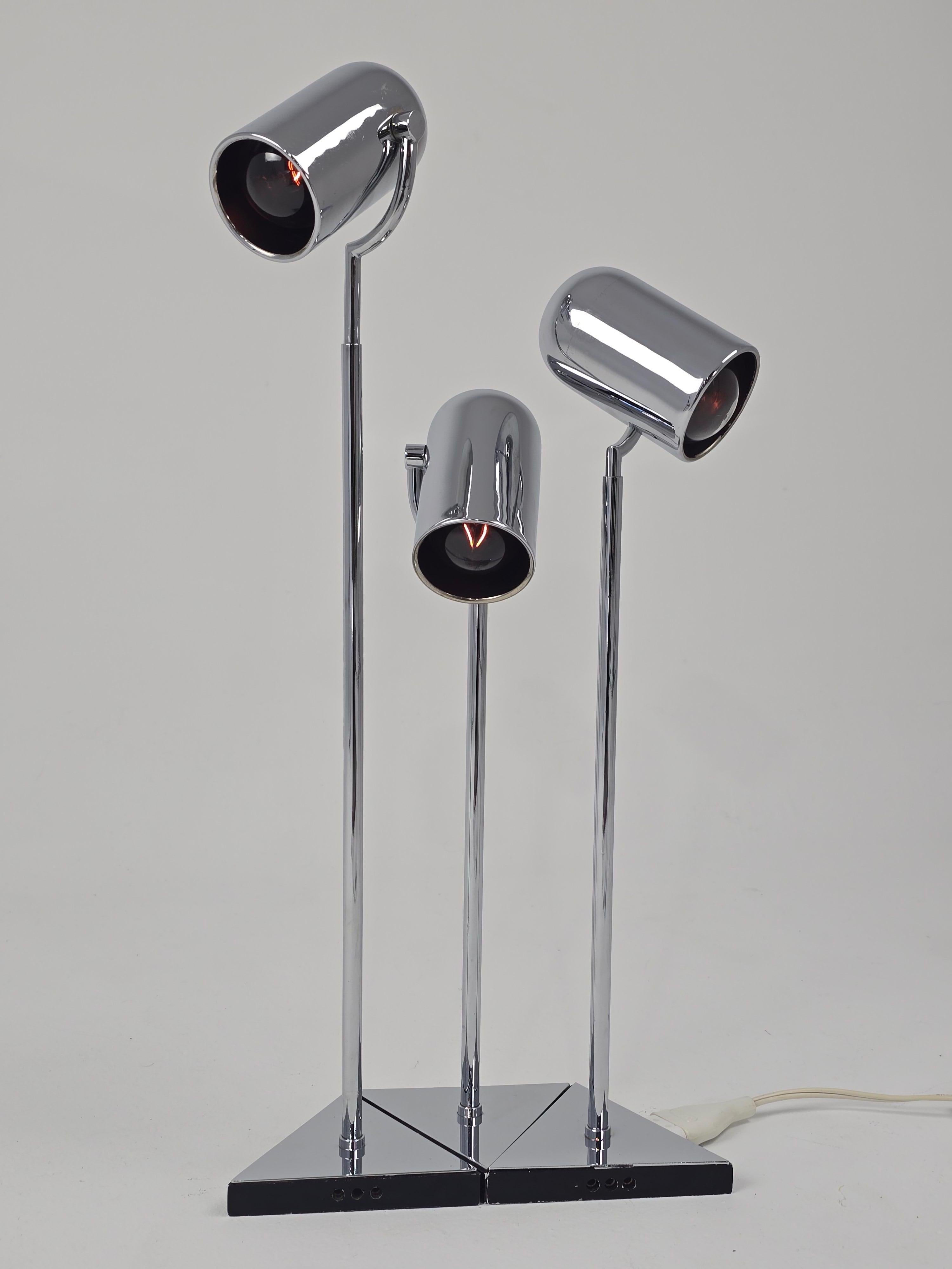 1970s Florence Casey 3 Pivotal Heads Chrome Table Lamp , Italy en vente 3