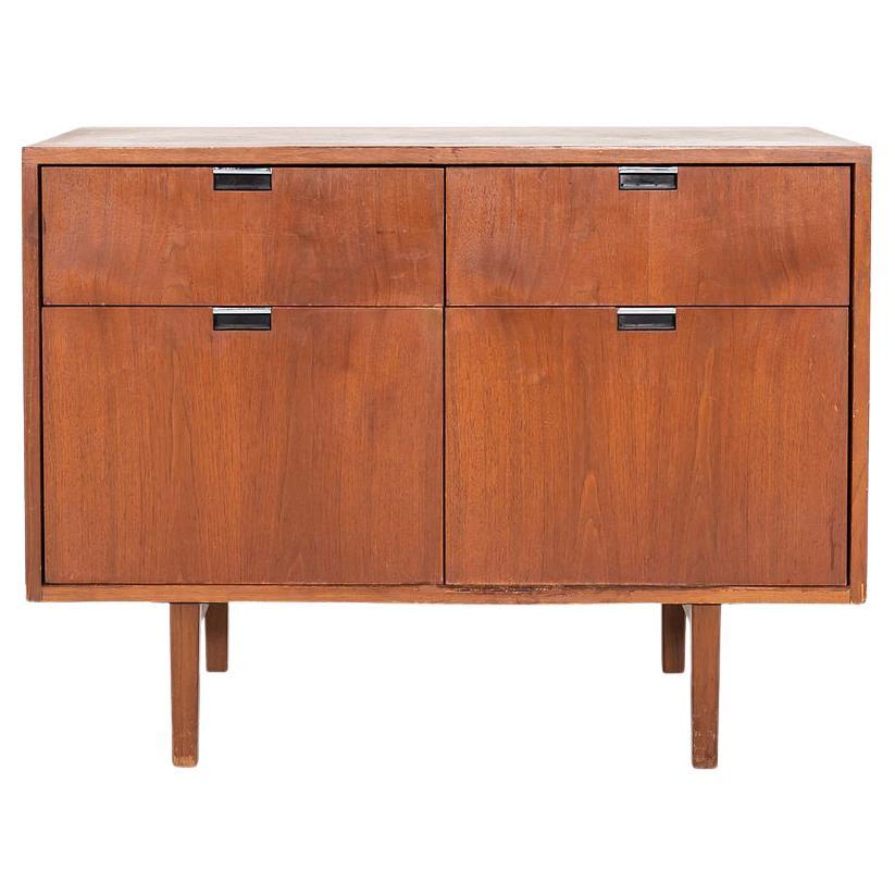 Armario / Credenza Florence Knoll de 2 posiciones de los años 70 en nogal 36