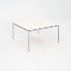 1970s Florence Knoll Coffee / End Table in Chromed Steel and White Marble 36" (table basse / table d'appoint en acier chromé et marbre blanc)
