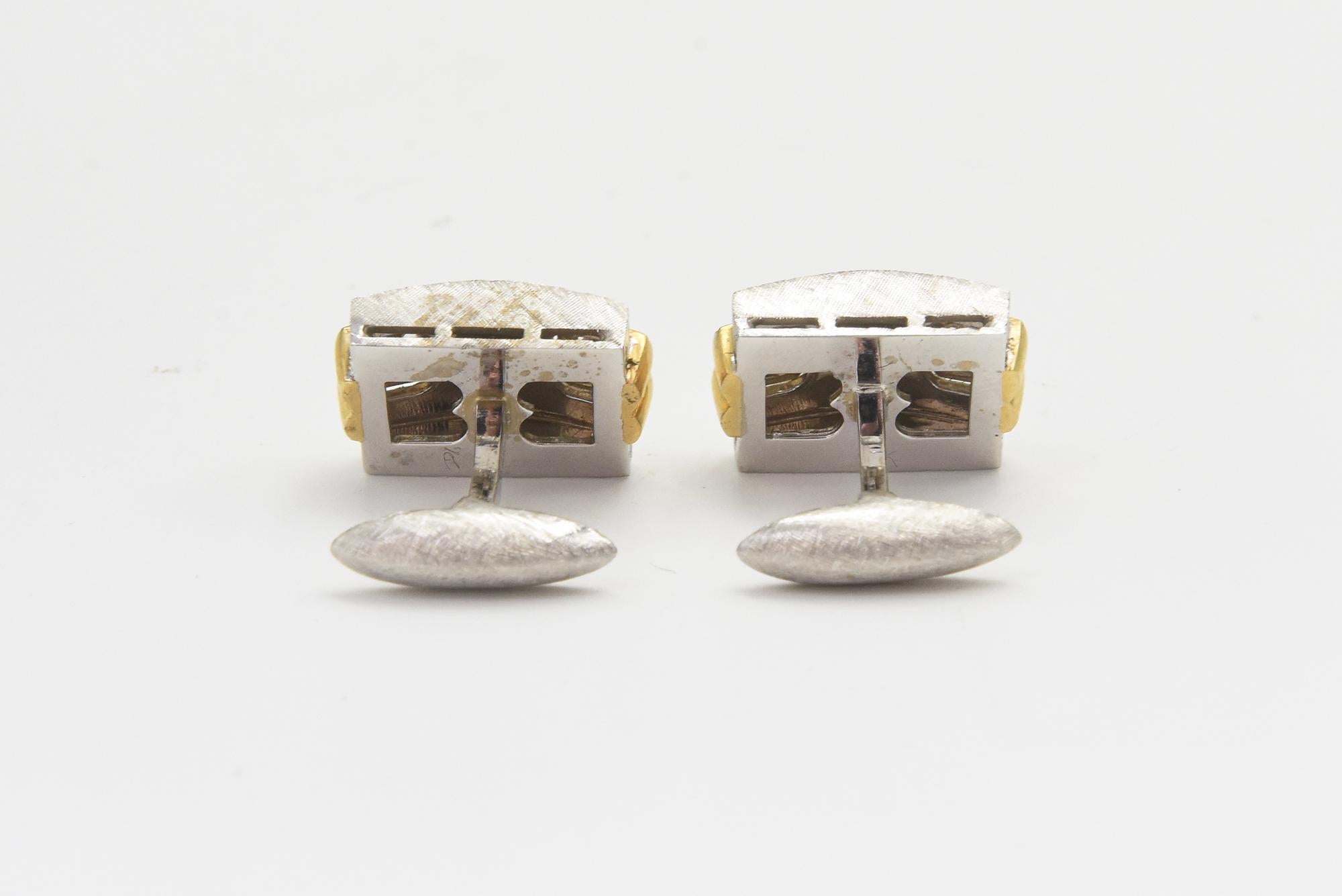 1970s Florentine Finished White Gold with Diamond Yellow Gold Accents Cufflinks In Good Condition For Sale In Miami Beach, FL