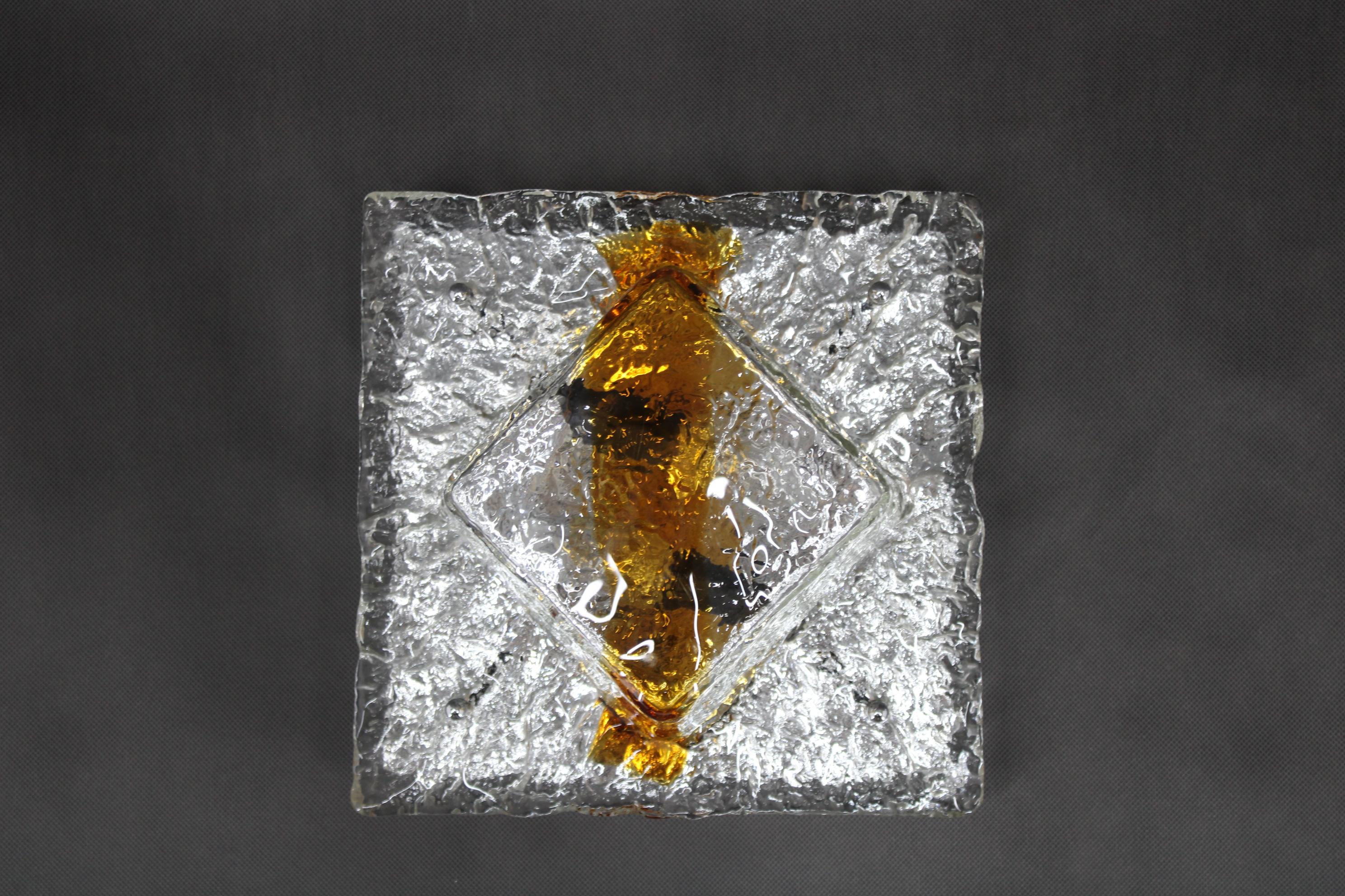 italien Lampe encastrée des années 1970 avec verre de Murano, Italie en vente
