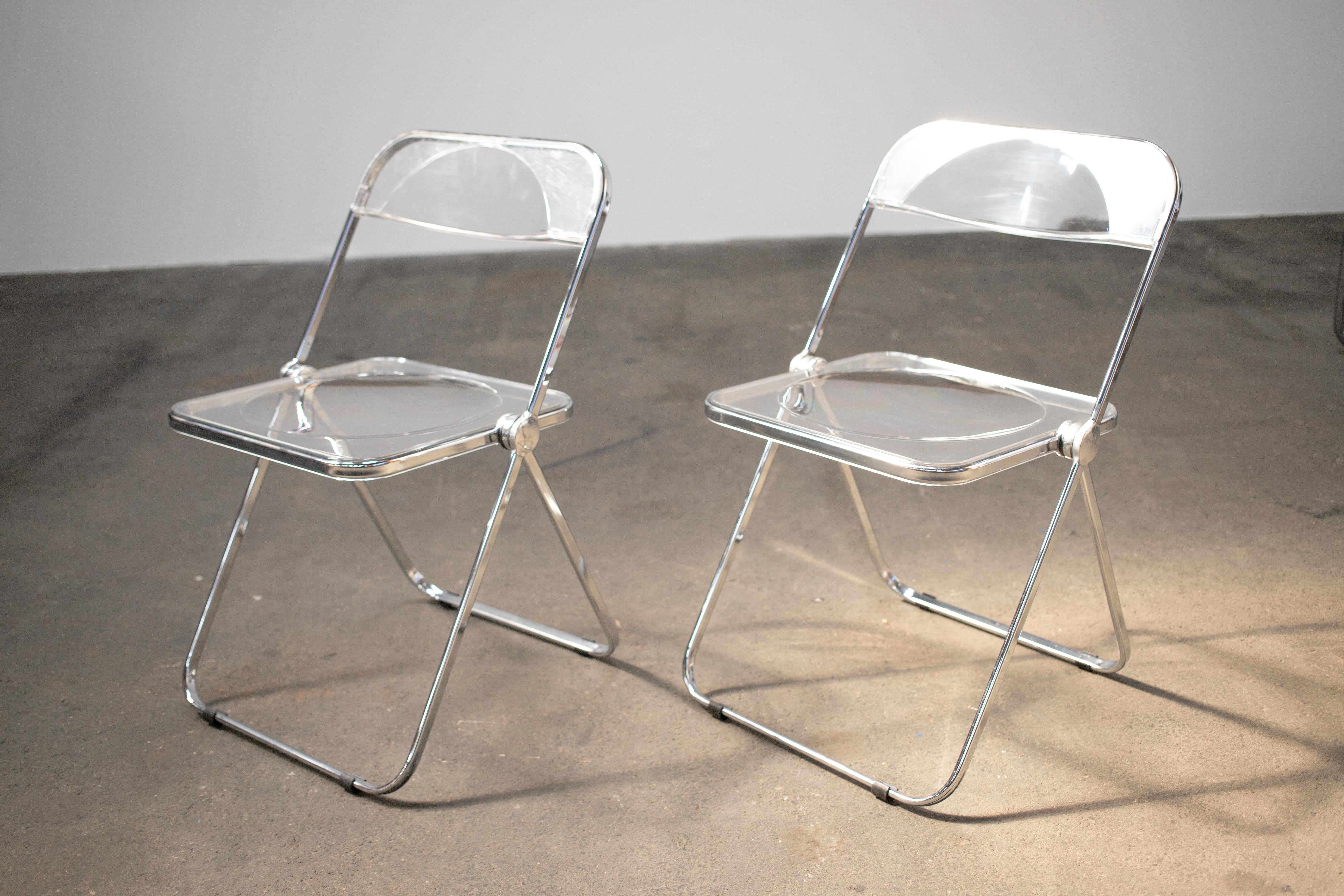 Ère spatiale Neuf paire de chaises pliantes « Plia » de Piretti pour Castelli, Italie