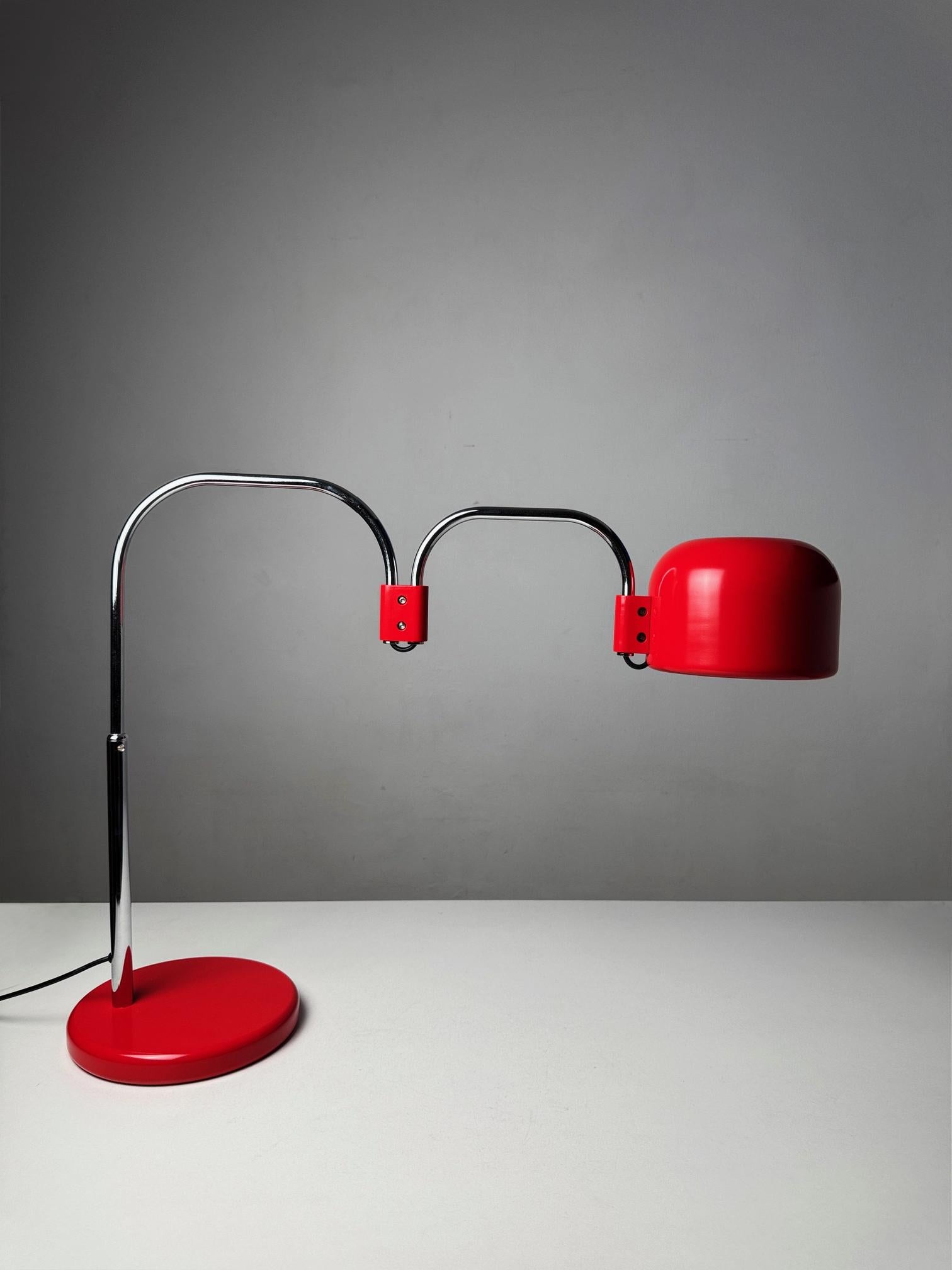 Lámpara de mesa plegable de los años 70 de Metalarte - Diseño modernista español en rojo intenso Moderno de mediados de siglo en venta