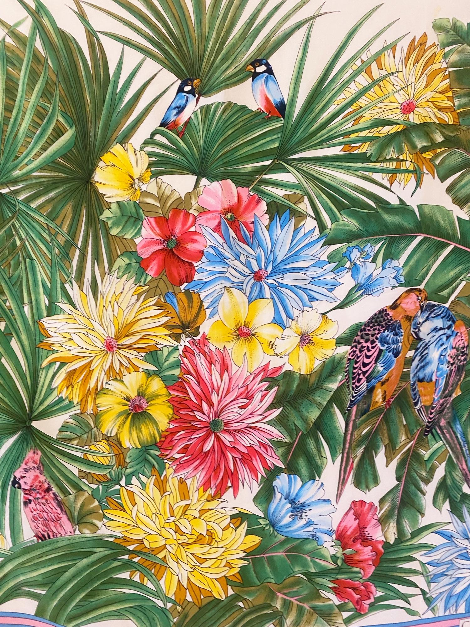 Marrone Christian Dior anni '70 con stampa tropicale  Sciarpa di seta con foglie di palma dei pappagalli in vendita