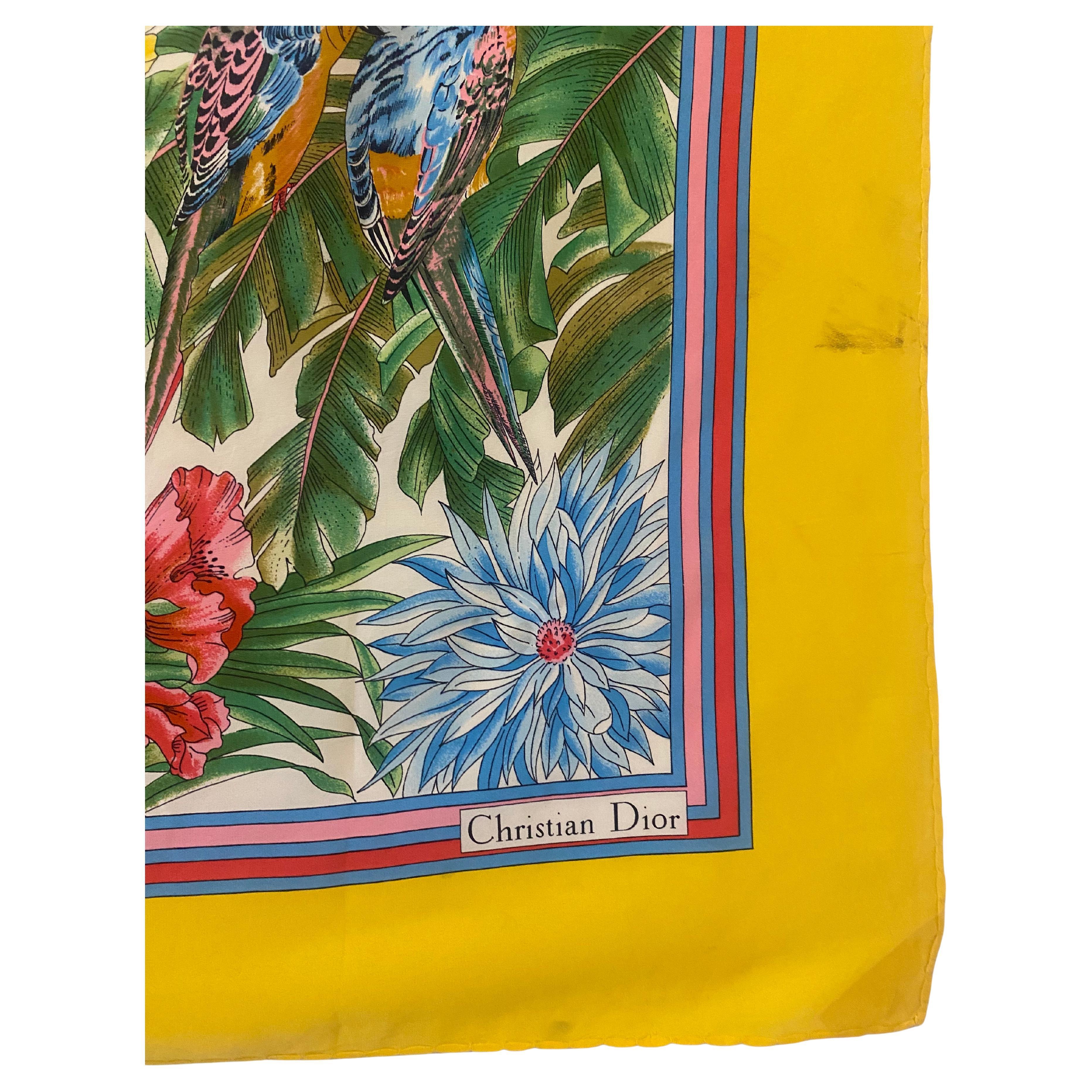 da uomo o donna Christian Dior anni '70 con stampa tropicale  Sciarpa di seta con foglie di palma dei pappagalli in vendita
