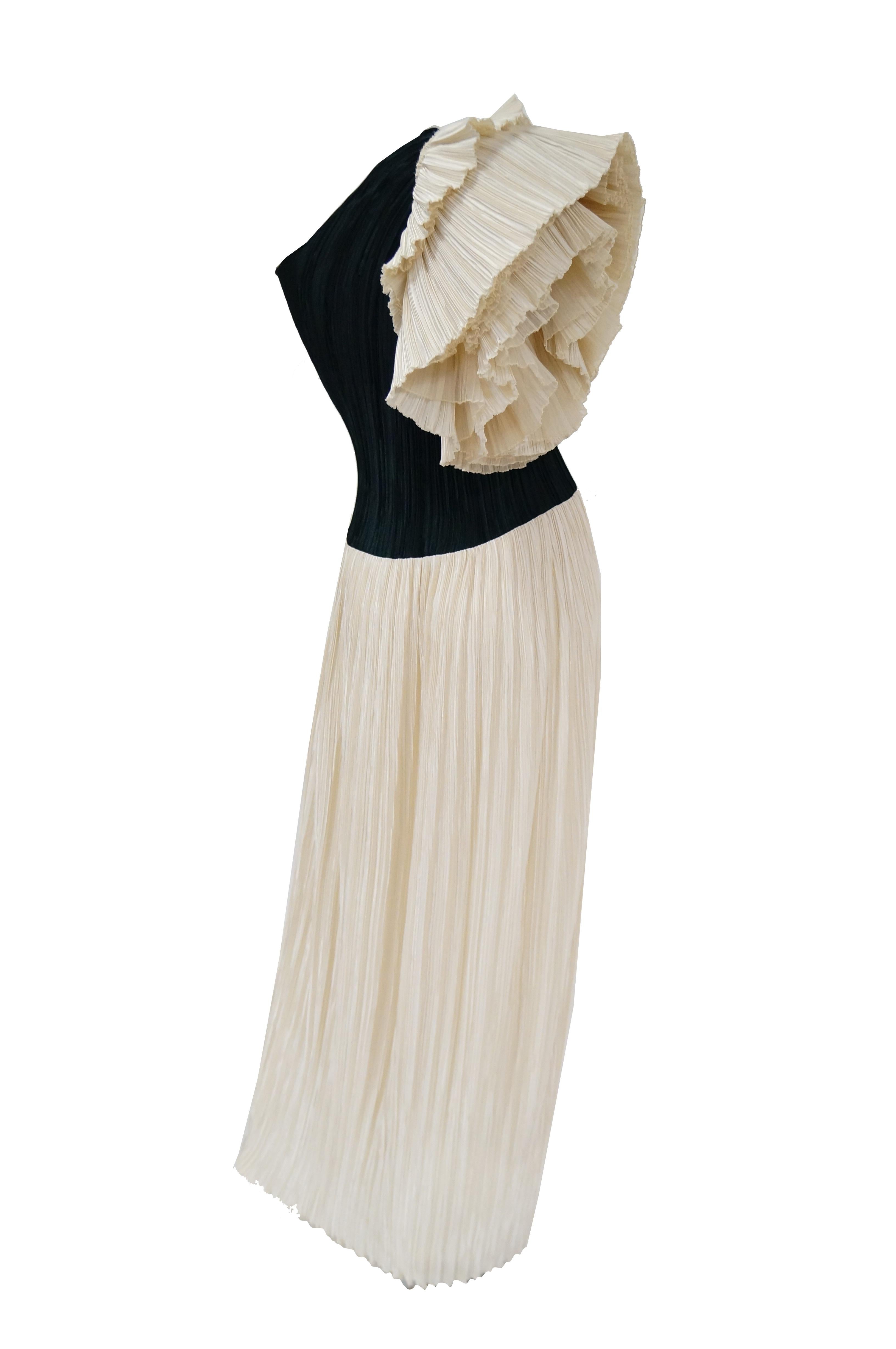  1970s Fortuny Style Off the Shoulder Black and White Pleated Dress For Sale 3