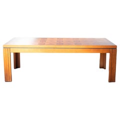 1970er Jahre 'Fuchsjagd' Design Rechteckiger Couchtisch aus Kirschholz mit Intarsien