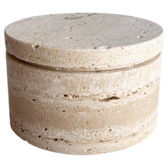 Portagioie in travertino Fratelli Manelli del 1970 con coperchio
