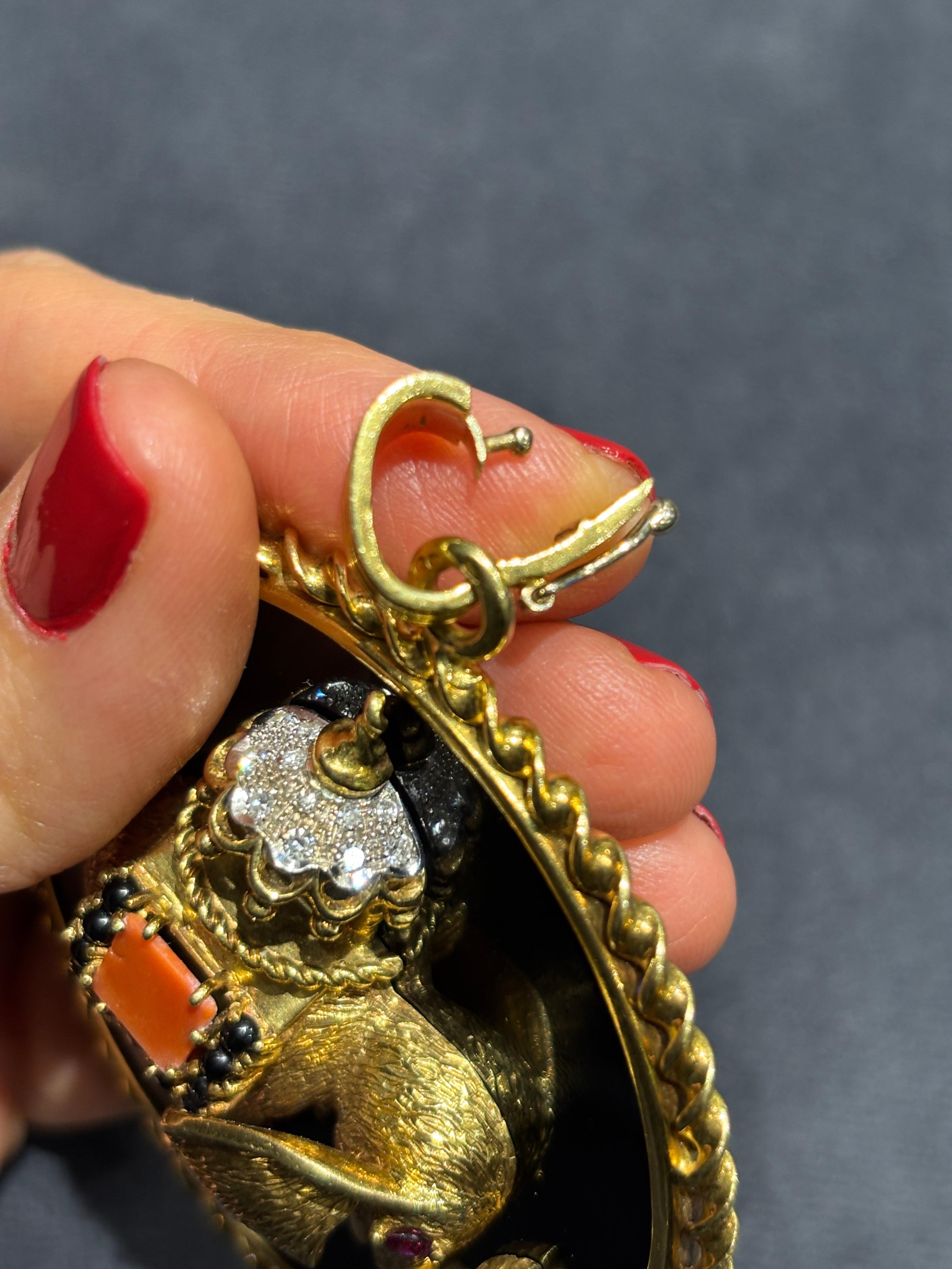 1970's Fred Paris 18k gold, onyx, coral and diamond sautoire For Sale 3