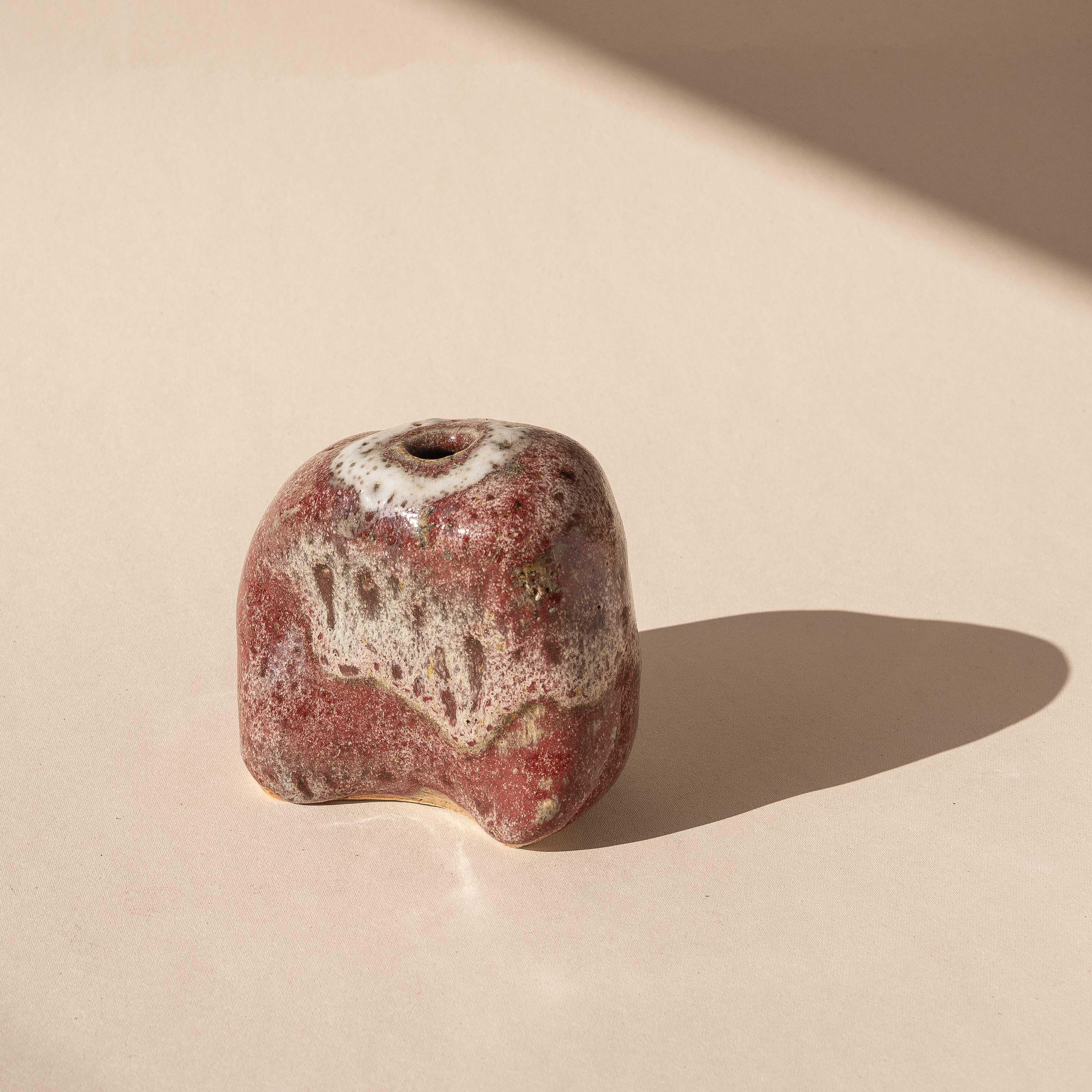 1970er Jahre Freiform-Keramik Soliflore Vase - Rosa und Beige Glasur, Mid-Century Modern (20. Jahrhundert) im Angebot