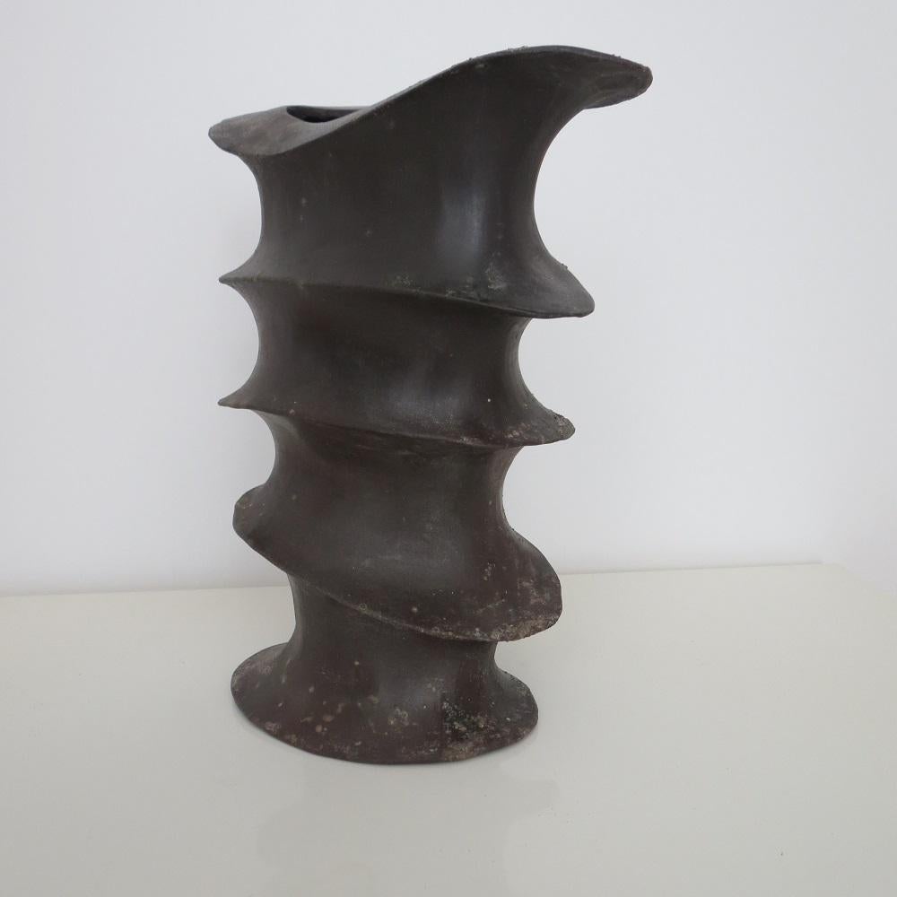 Jarrón escultórico de forma libre de los años 70 en Bueno estado para la venta en Stow on the Wold, GB