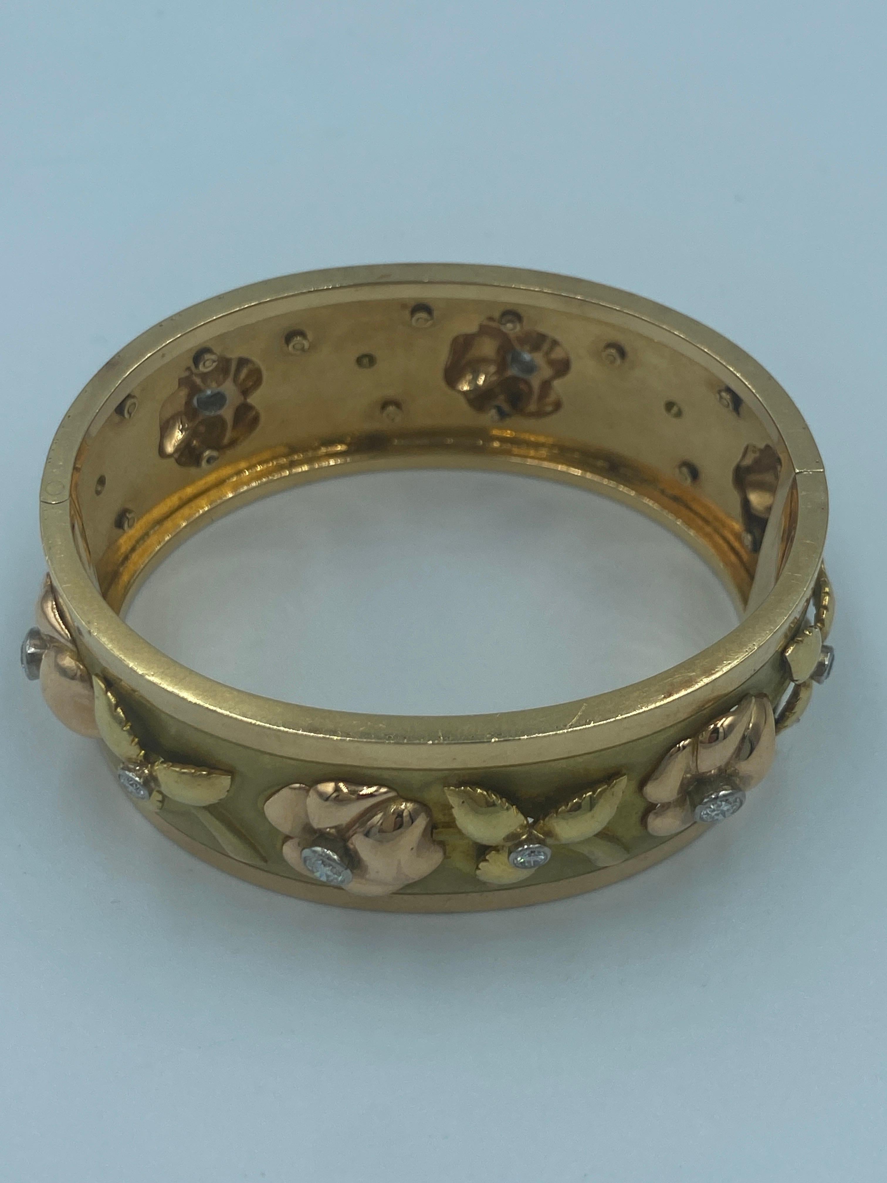 Bracelet jonc français des années 1970 en or jaune et rose 18 carats Unisexe en vente