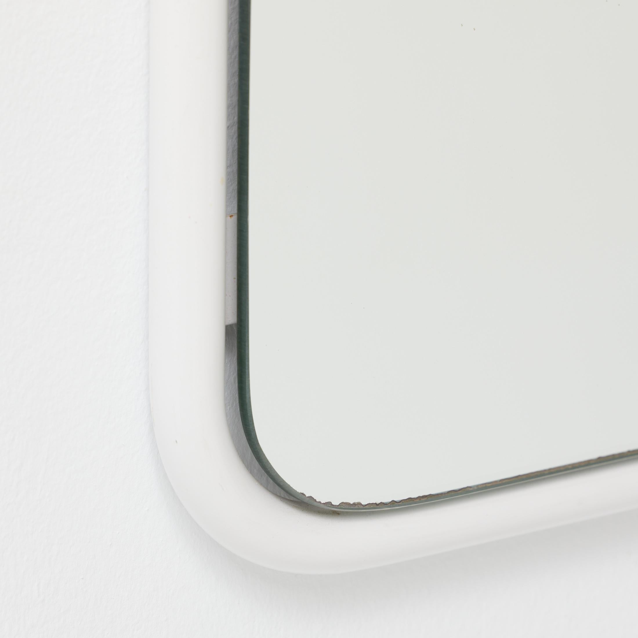 1970s French Arch Mirror with Lacquered White Frame For Sale 3