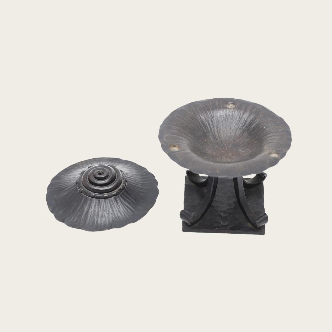 Fin du 20e siècle Brûleur d'encens Art déco français en fer et bronze des années 1970 en vente