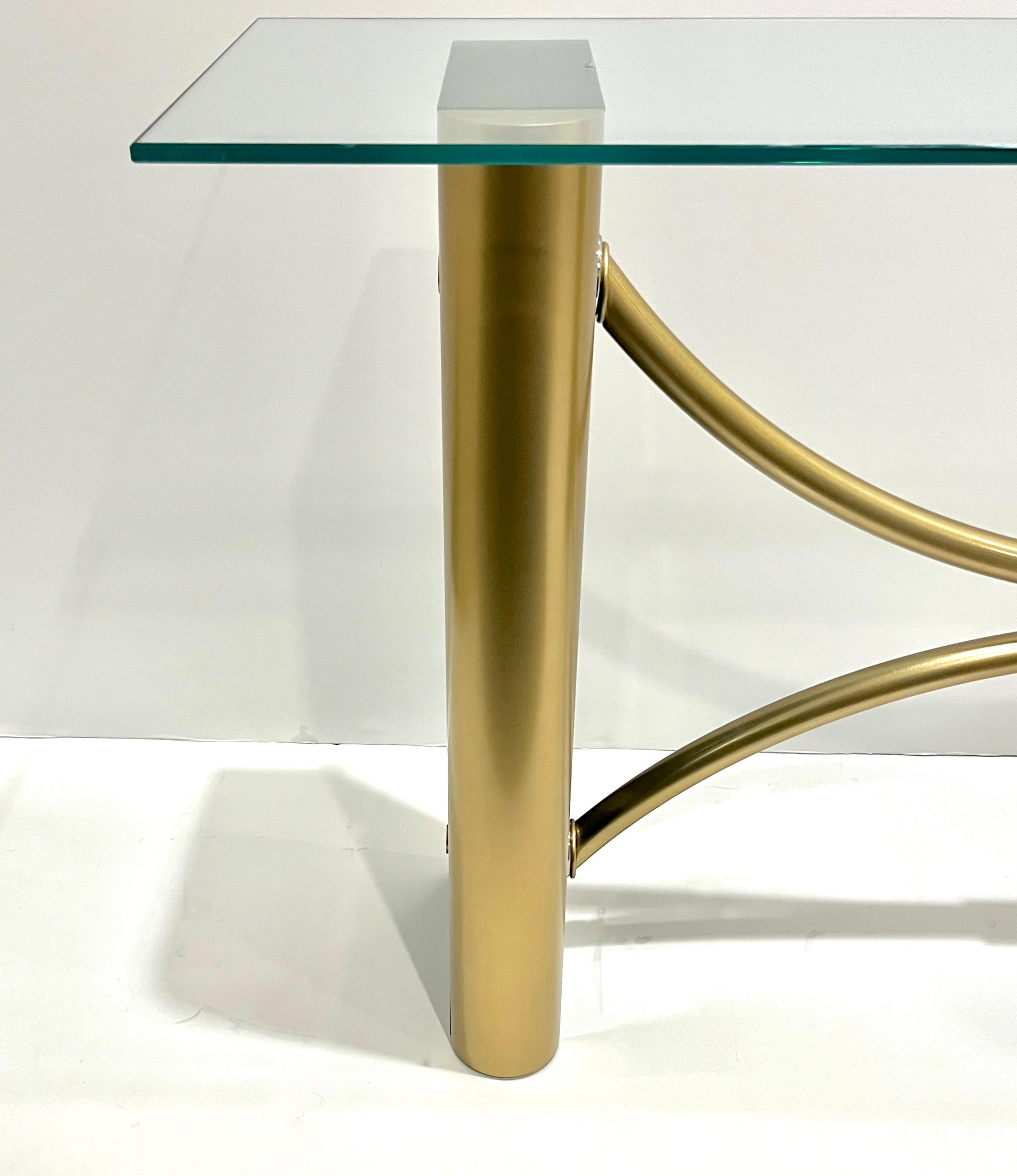1970er Jahre Französisch Art Deco-Stil Schwarz-Gold Konsolentisch zugeschrieben Pierre Cardin im Angebot 1