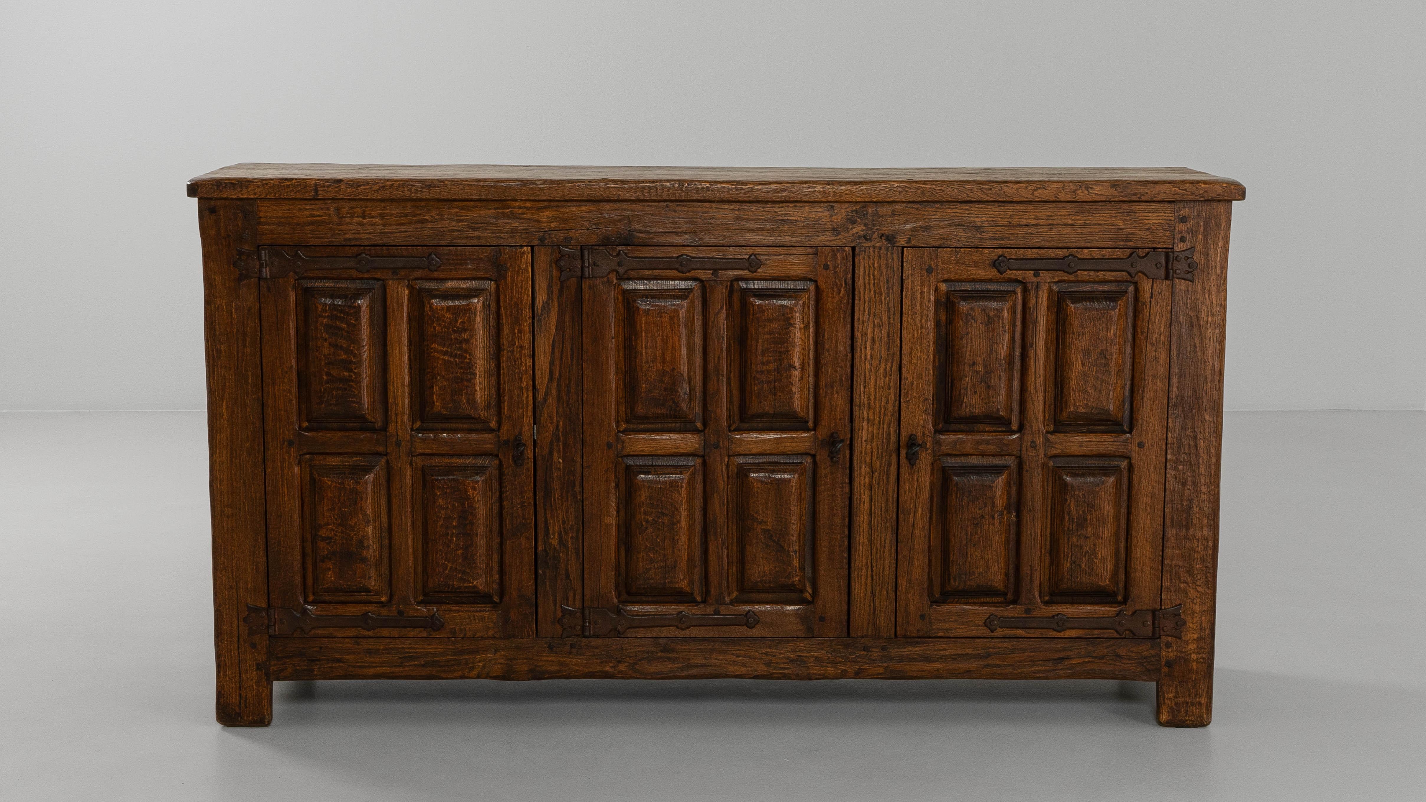 1970s French Baroque Oak Buffet With Iron Hardware For Sale 3