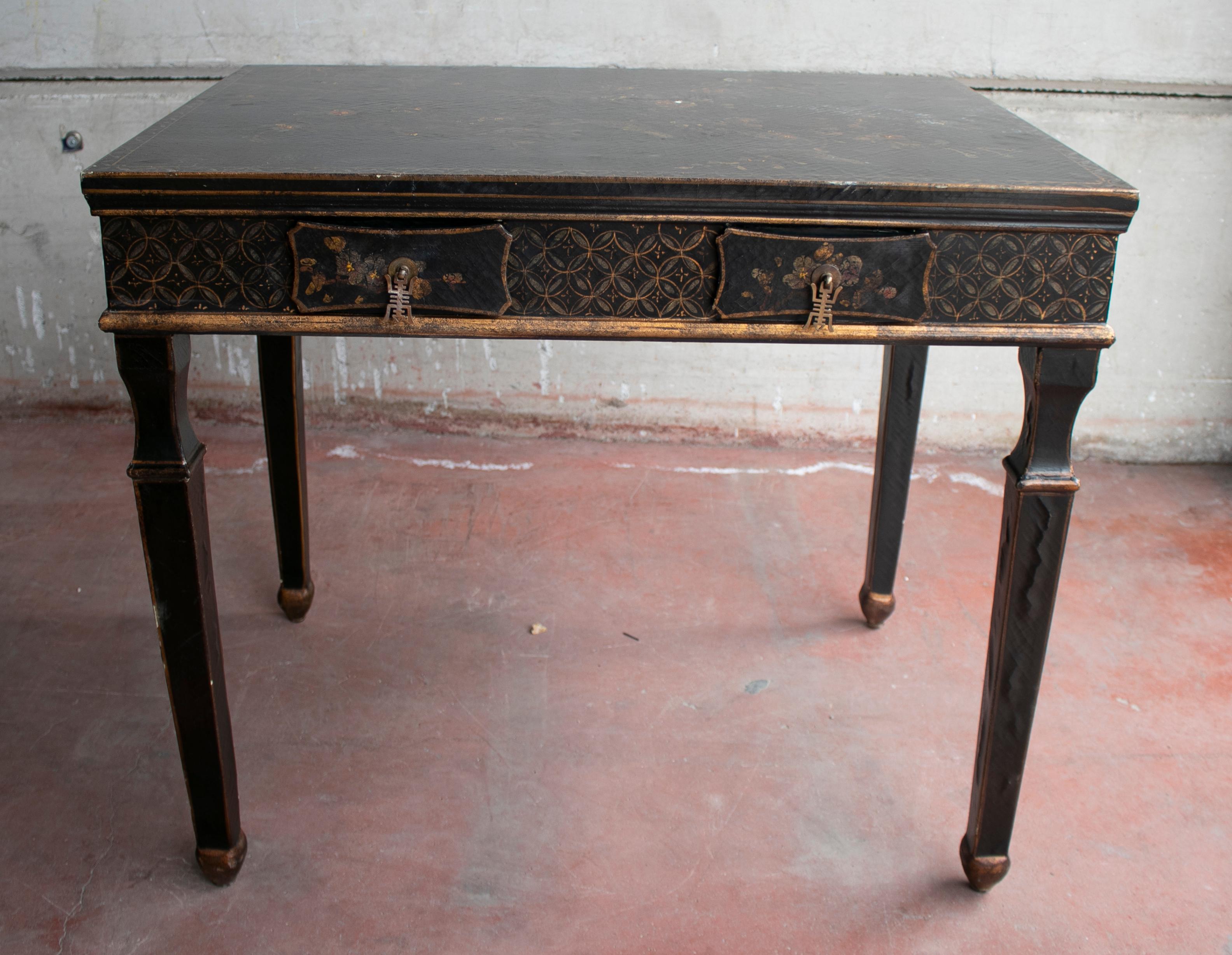 1970s French Black Lacquered One Drawer Table w/ Hand Painted Decorations In Good Condition In Marbella, ES